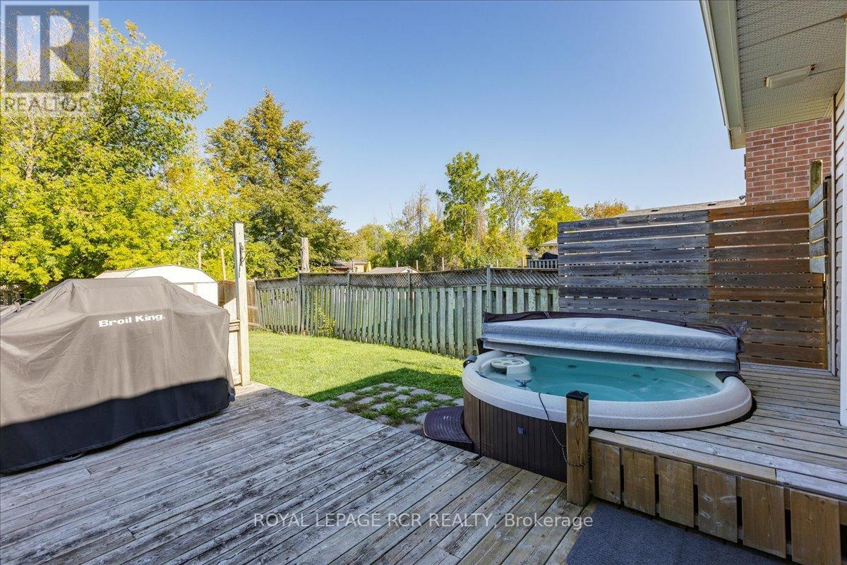 10 Cottage Grove, Georgina, Ontario  L4P 3E9 - Photo 20 - N12480047