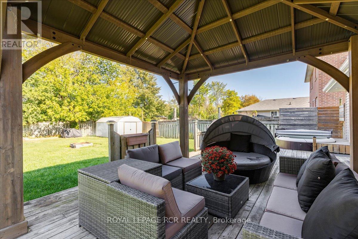10 Cottage Grove, Georgina, Ontario  L4P 3E9 - Photo 22 - N12480047
