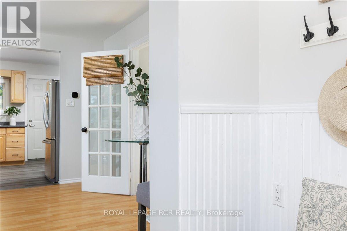 10 Cottage Grove, Georgina, Ontario  L4P 3E9 - Photo 4 - N12480047