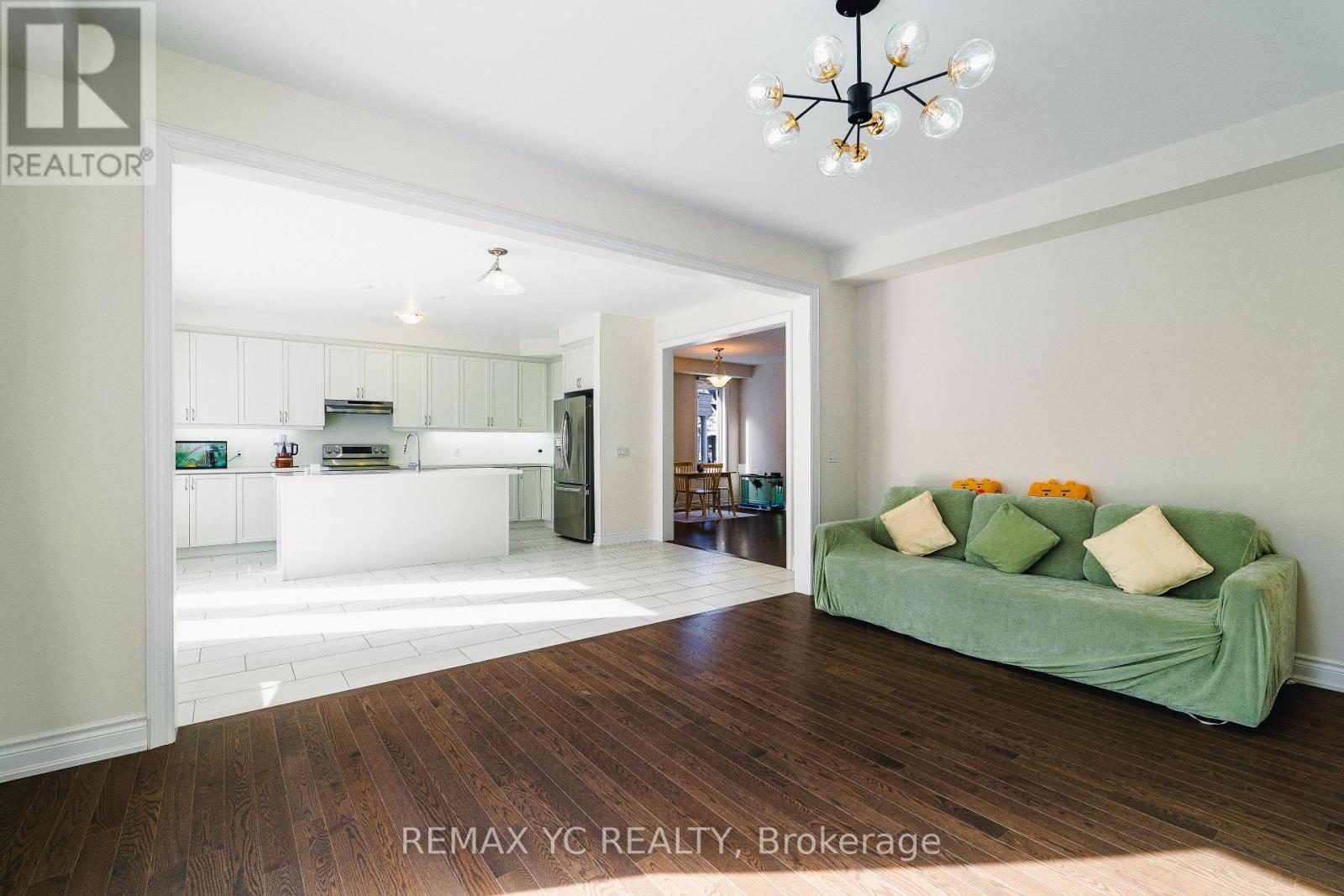 17 Hitching Post Lane, Georgina, Ontario  L4P 0H9 - Photo 13 - N12480049