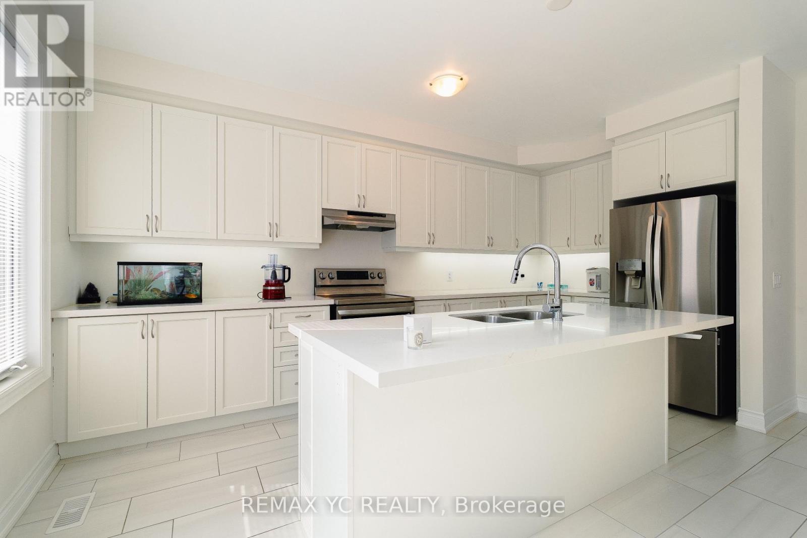 17 Hitching Post Lane, Georgina, Ontario  L4P 0H9 - Photo 17 - N12480049