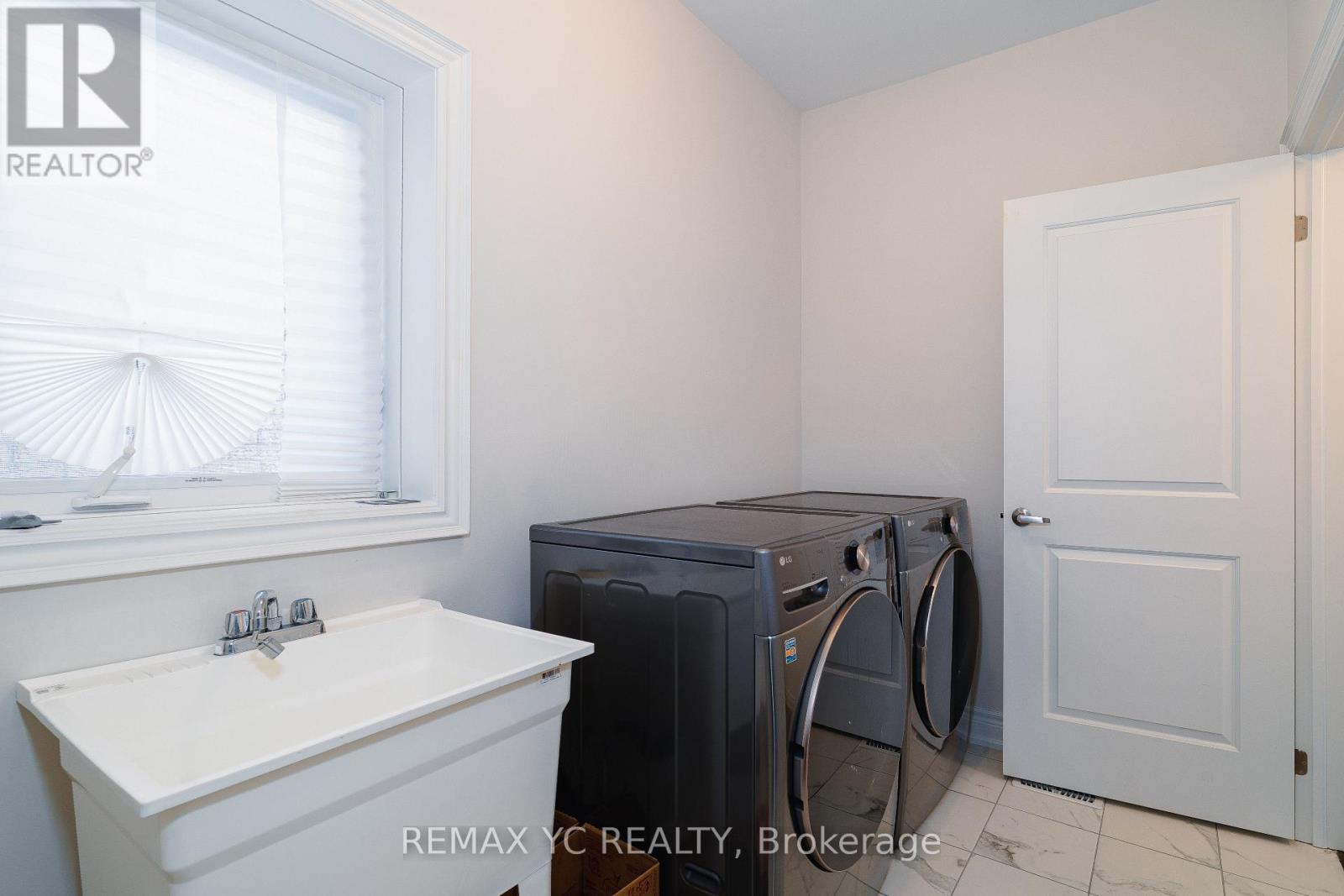 17 Hitching Post Lane, Georgina, Ontario  L4P 0H9 - Photo 25 - N12480049