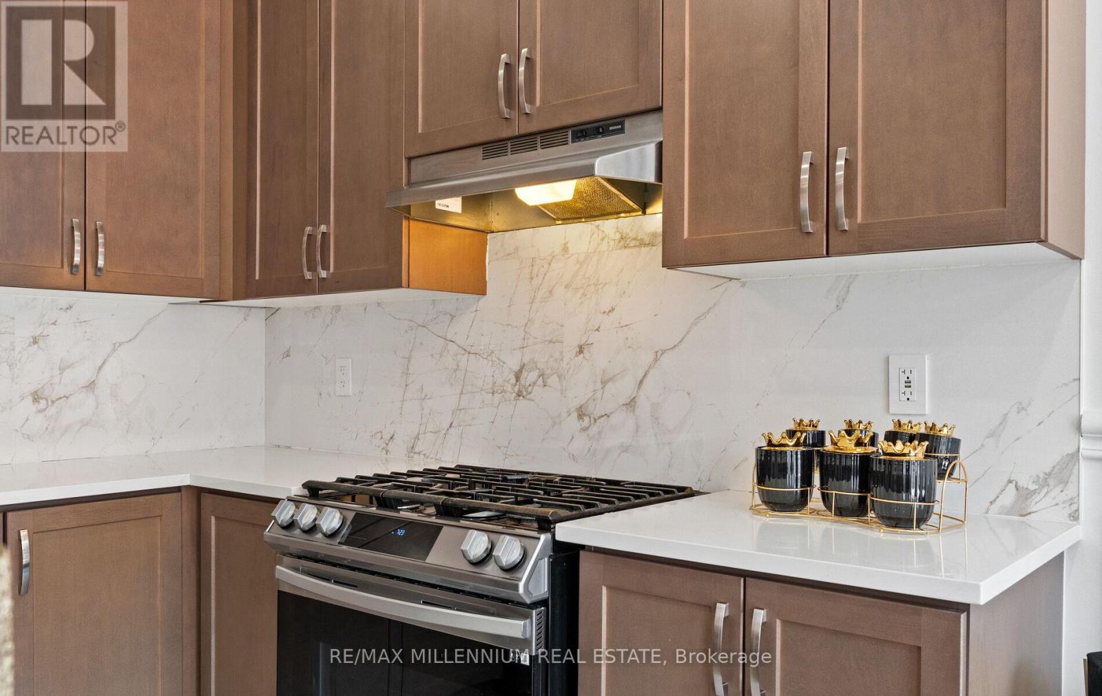 83 Casley Avenue, Richmond Hill, Ontario  L4S 0K7 - Photo 12 - N12480155