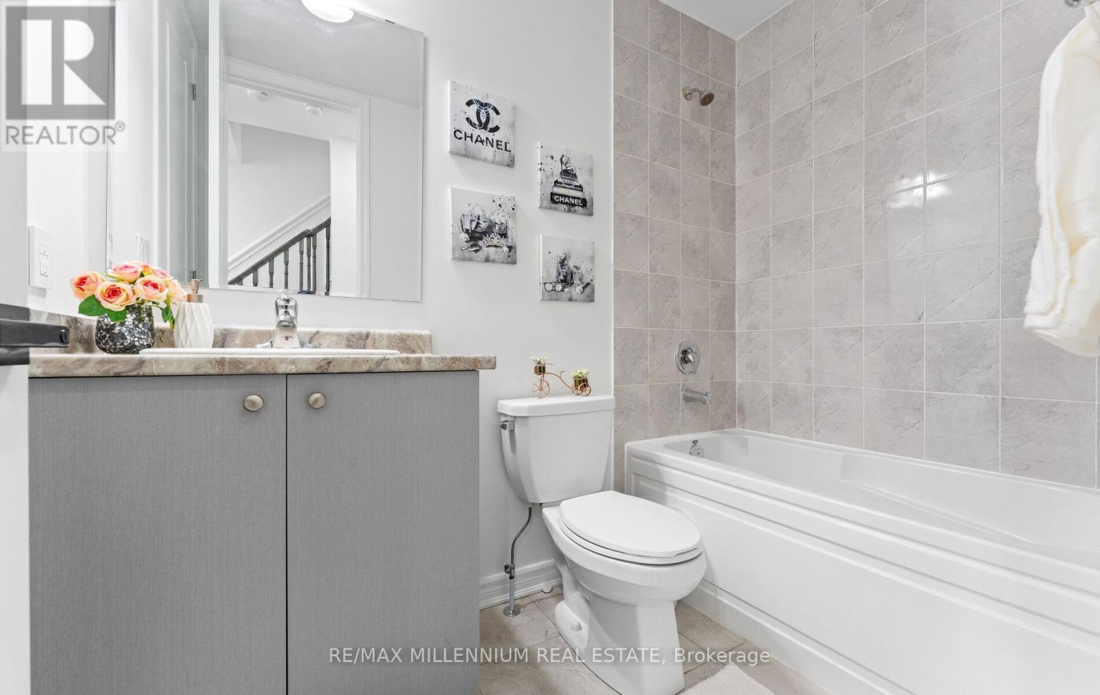 83 Casley Avenue, Richmond Hill, Ontario  L4S 0K7 - Photo 5 - N12480155