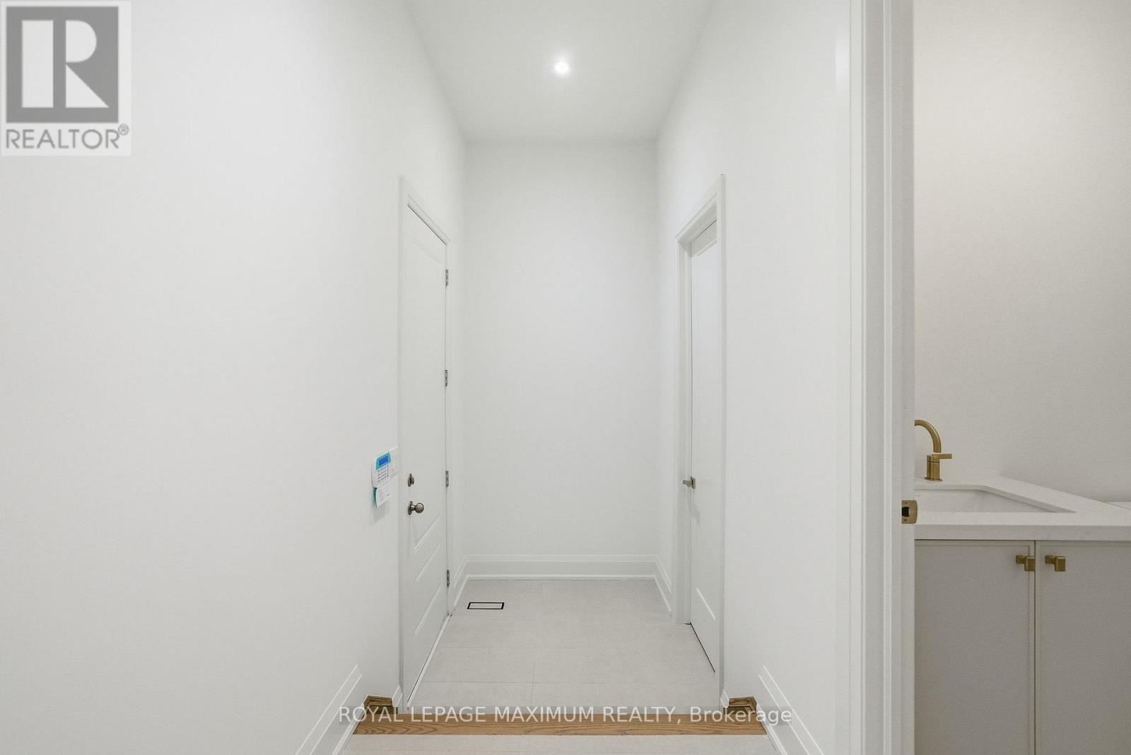 6 Donsgrove Court, Vaughan, Ontario  L4J 9A1 - Photo 6 - N12480162