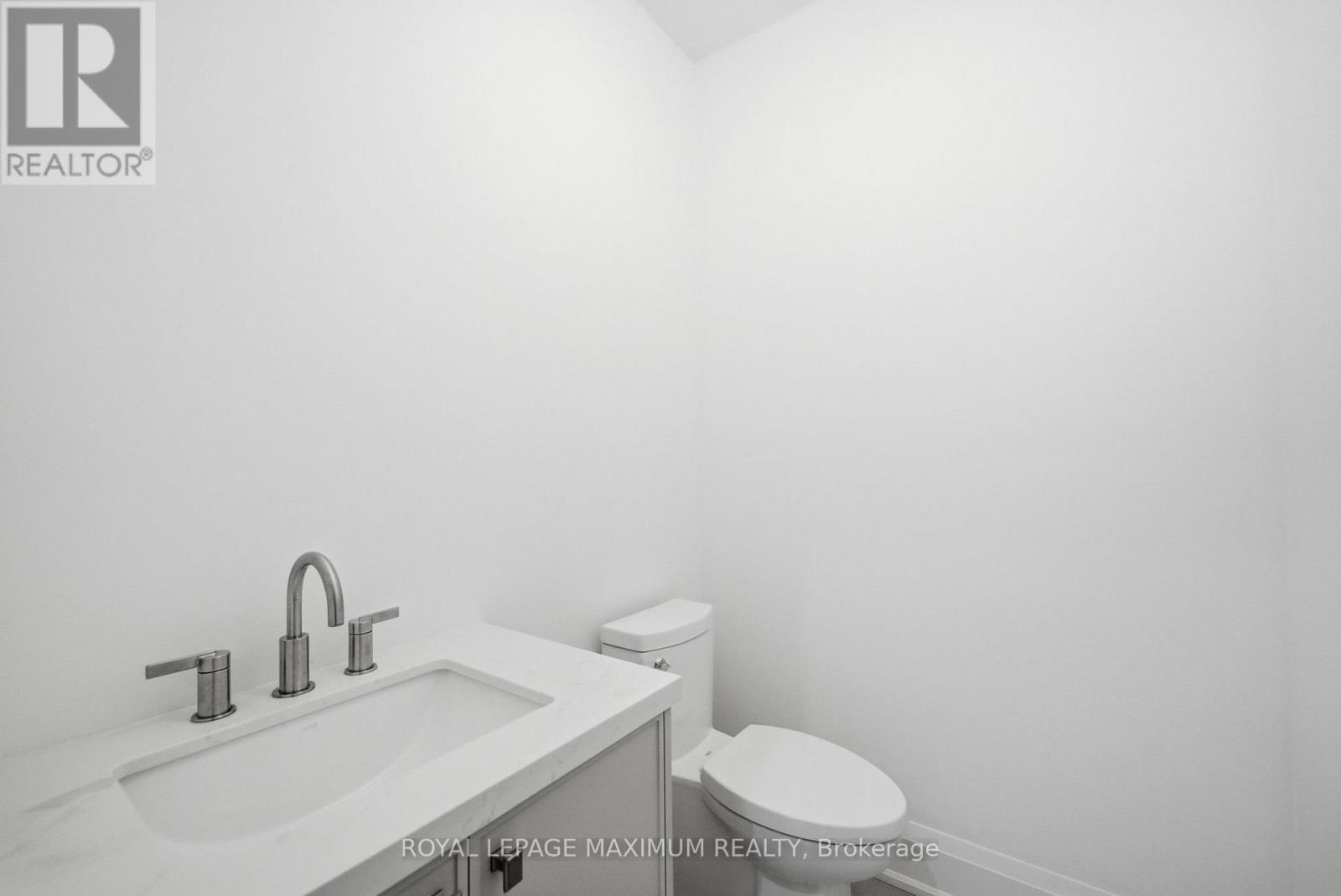 6 Donsgrove Court, Vaughan, Ontario  L4J 9A1 - Photo 7 - N12480162