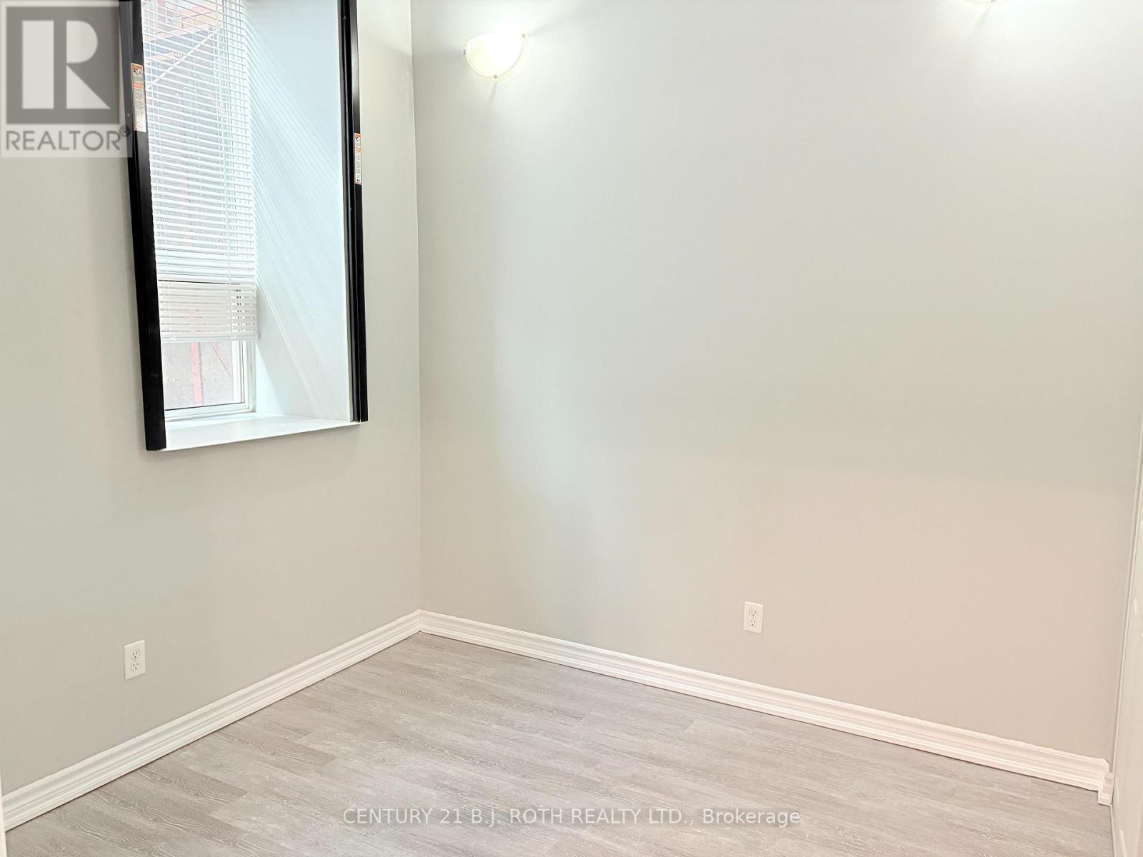 104 - 19 Dunlop Street W, Barrie, Ontario  L4N 1A1 - Photo 10 - S12480032
