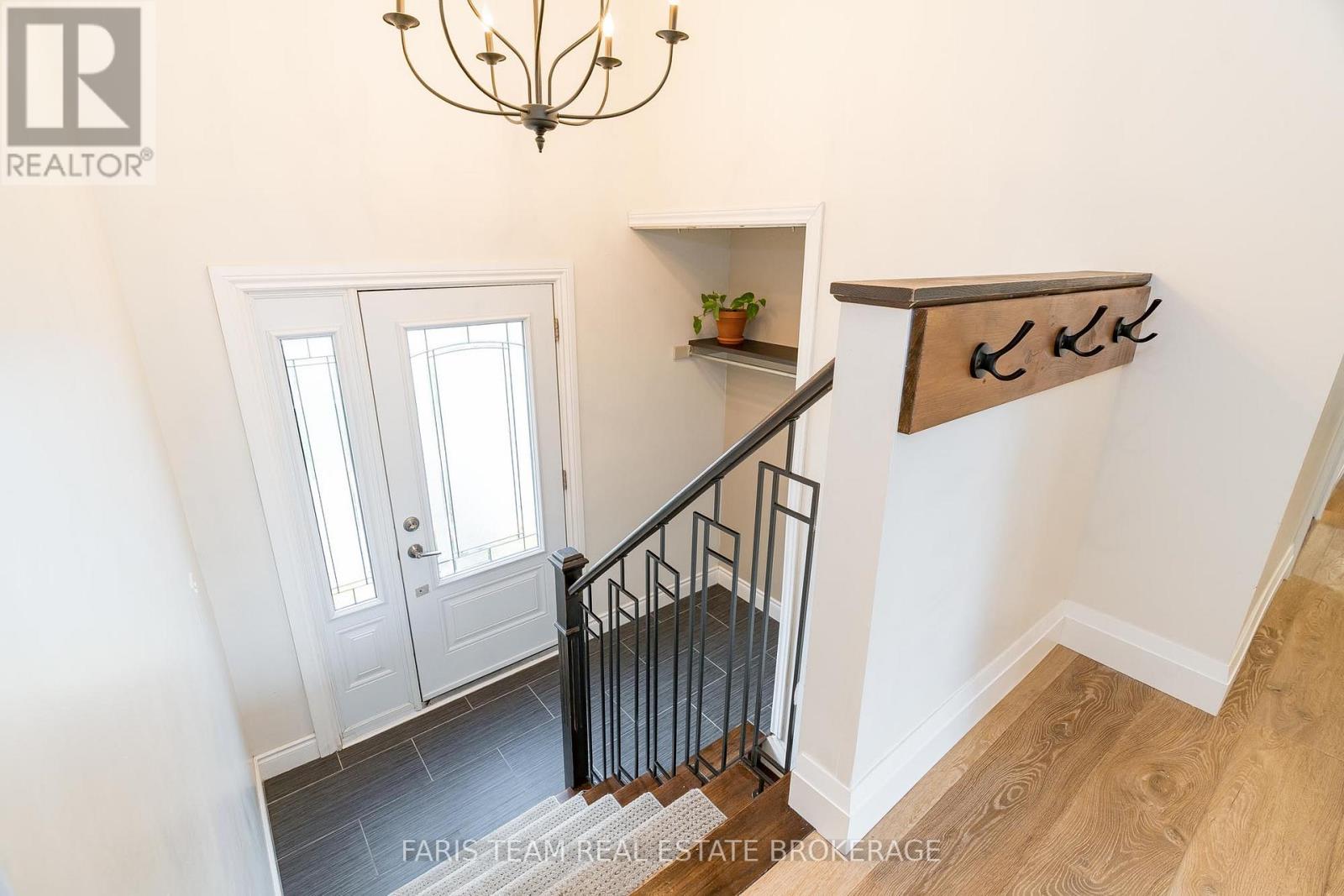 7 Gowan Road, Oro-Medonte (Shanty Bay), Ontario  L0L 2L0 - Photo 6 - S12480058