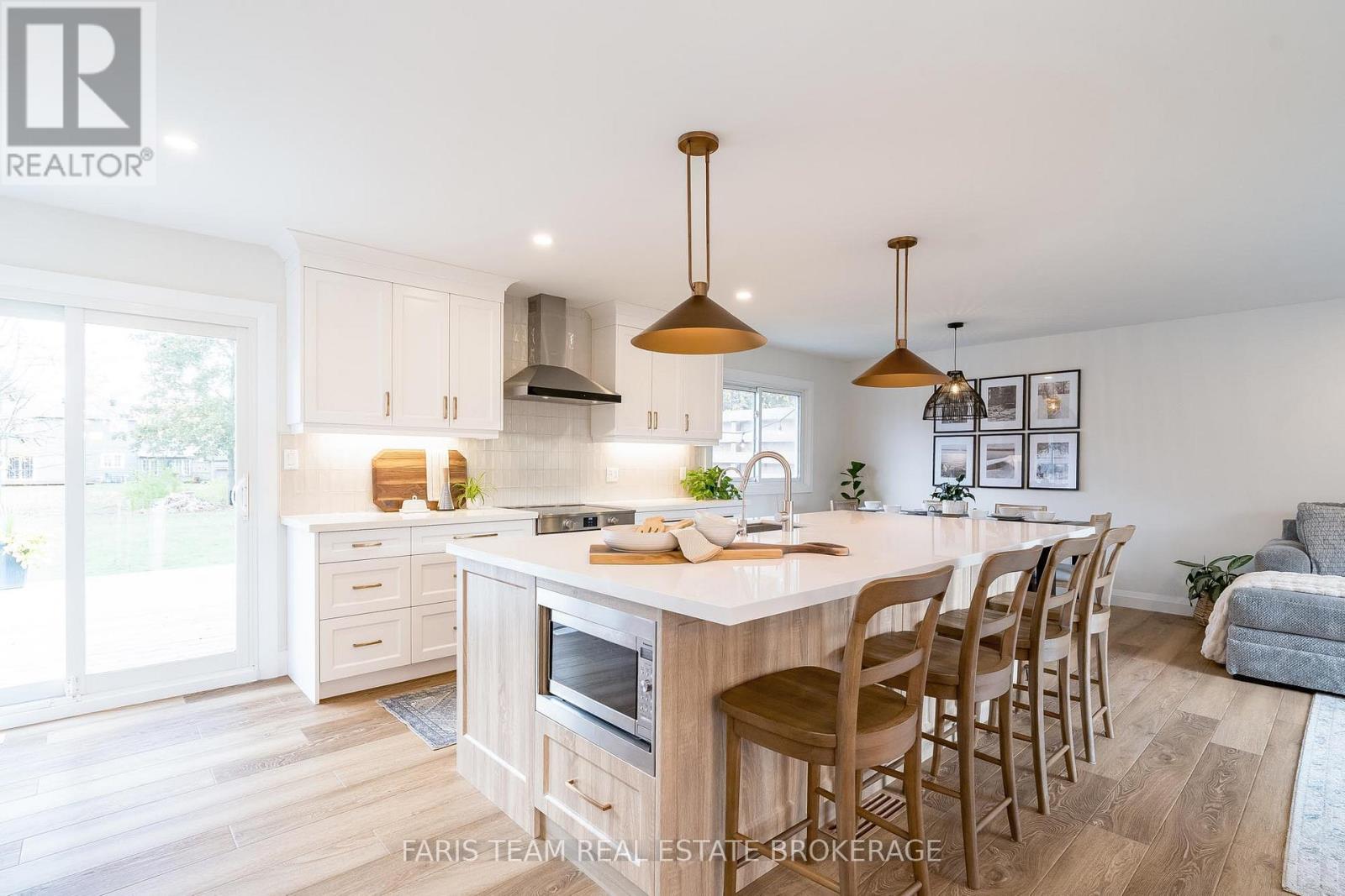 7 Gowan Road, Oro-Medonte (Shanty Bay), Ontario  L0L 2L0 - Photo 8 - S12480058