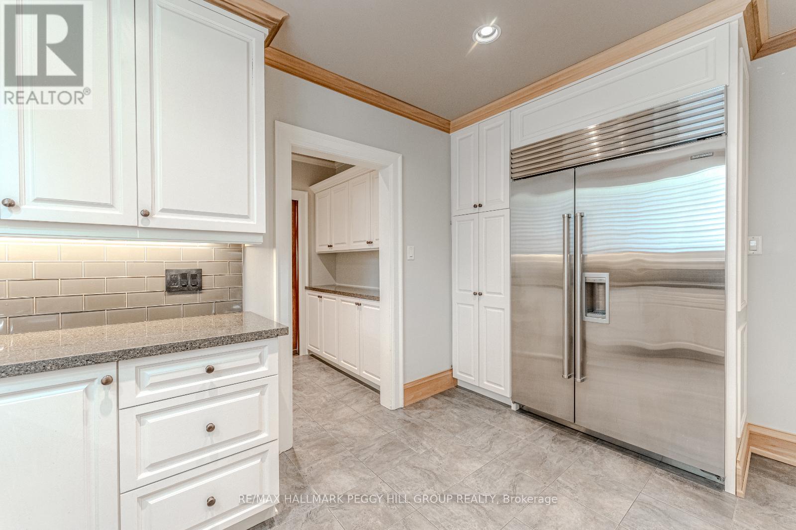 60 High Street, Barrie (Queen's Park), Ontario  L4N 1W4 - Photo 11 - S12480071