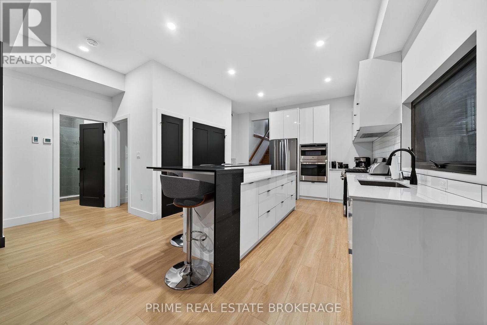 3 - 417 Baseline Road E, London South (South G), Ontario  N6C 2P5 - Photo 8 - X12308229
