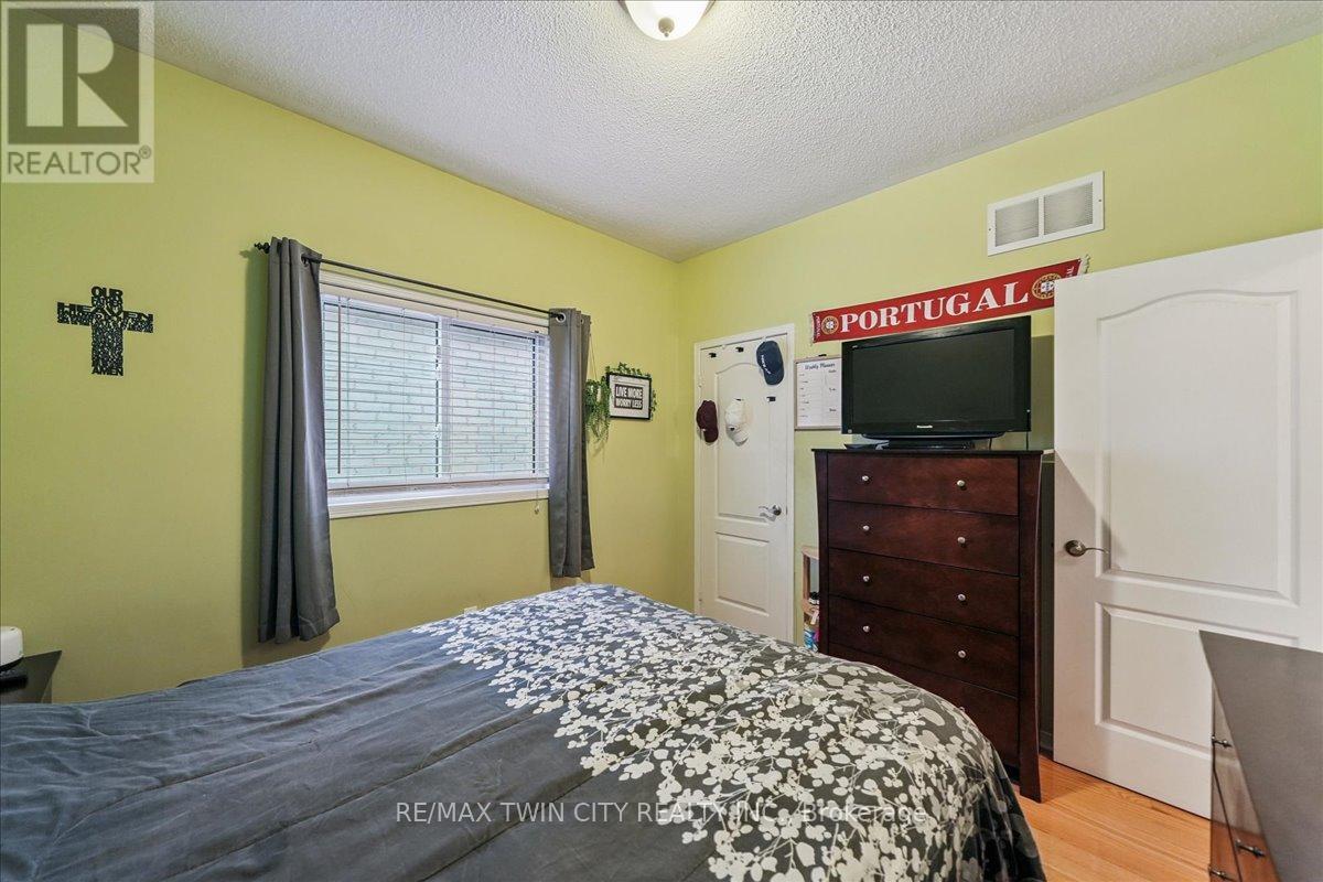52 Mistycreek Crescent, Brampton, Ontario  L7A 3E8 - Photo 14 - W12480034