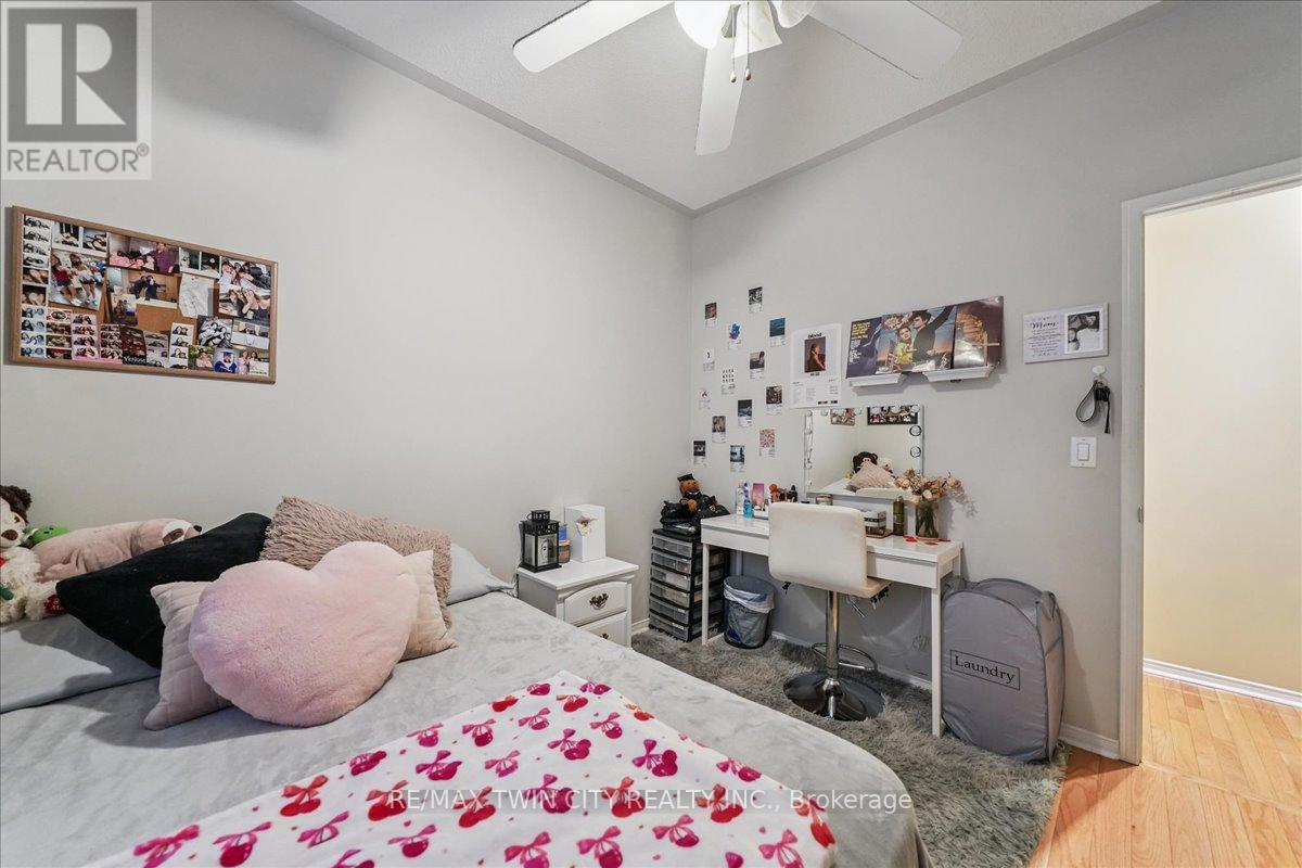 52 Mistycreek Crescent, Brampton, Ontario  L7A 3E8 - Photo 16 - W12480034