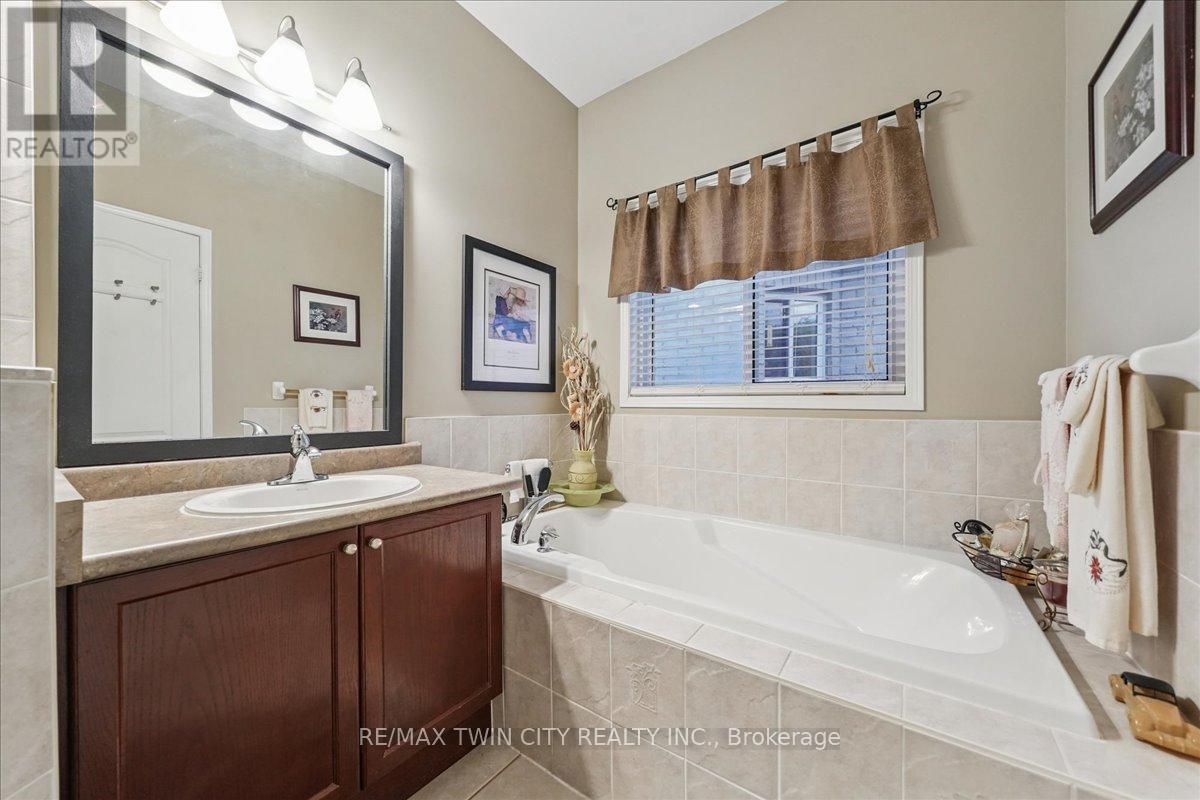 52 Mistycreek Crescent, Brampton, Ontario  L7A 3E8 - Photo 20 - W12480034