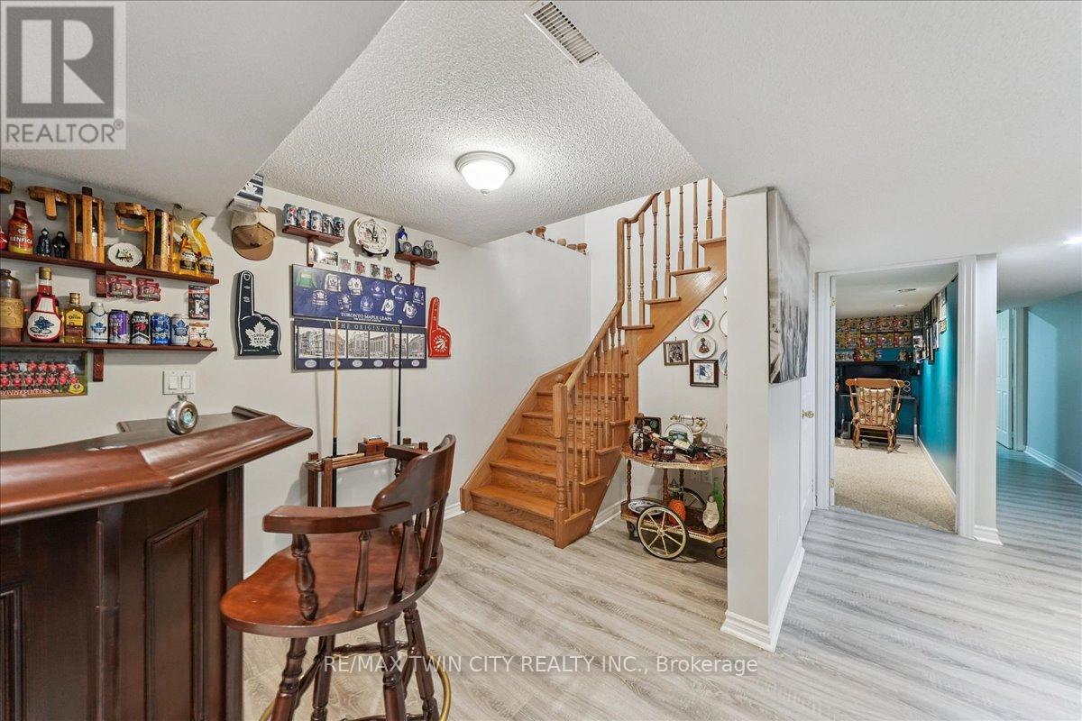52 Mistycreek Crescent, Brampton, Ontario  L7A 3E8 - Photo 22 - W12480034