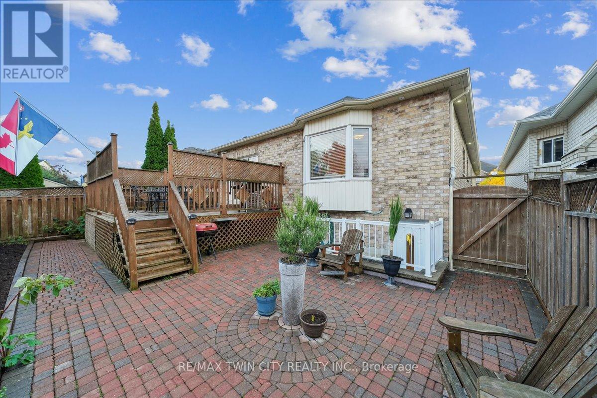 52 Mistycreek Crescent, Brampton, Ontario  L7A 3E8 - Photo 37 - W12480034