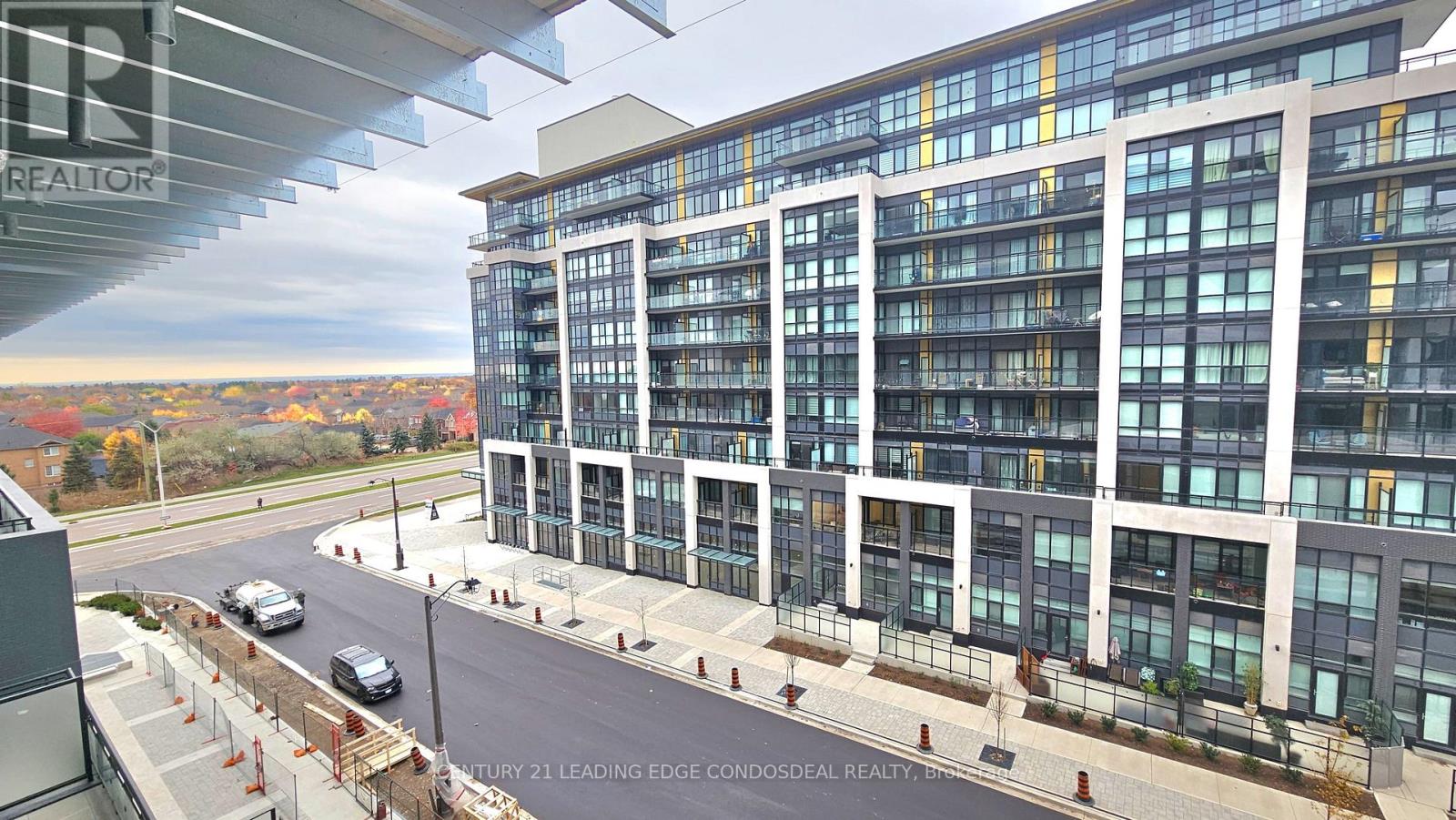 524 - 395 Dundas Street W, Oakville, Ontario  L6M 5R8 - Photo 10 - W12480035