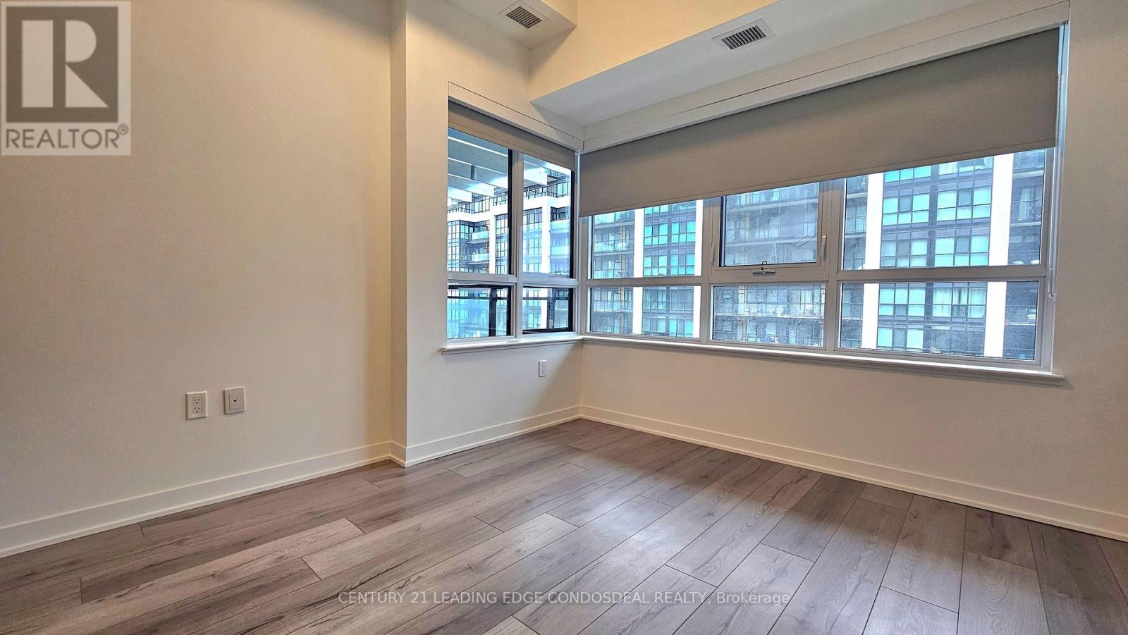 524 - 395 Dundas Street W, Oakville, Ontario  L6M 5R8 - Photo 6 - W12480035
