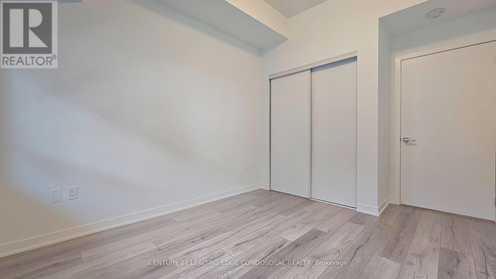 524 - 395 Dundas Street W, Oakville, Ontario  L6M 5R8 - Photo 7 - W12480035