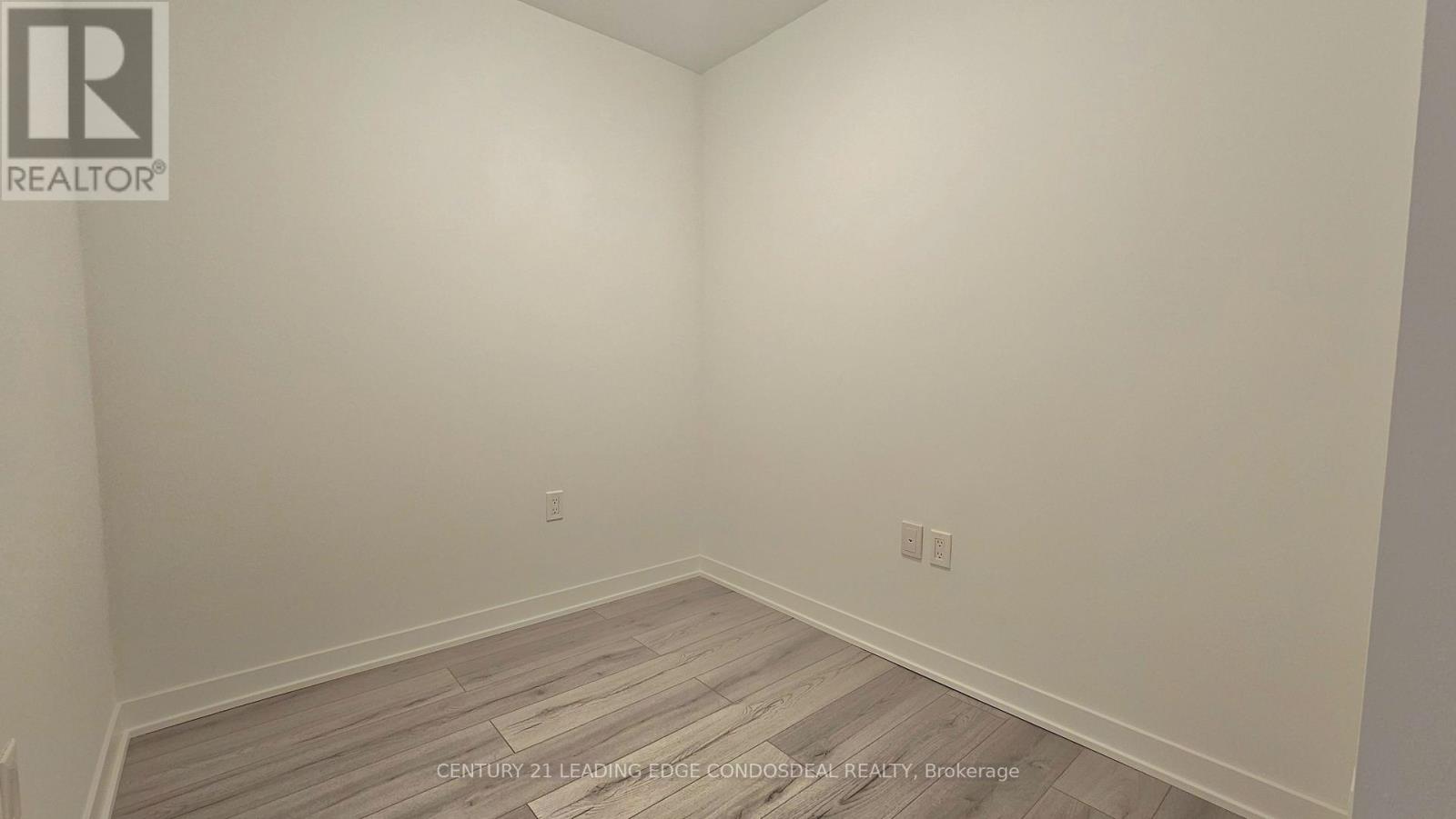 524 - 395 Dundas Street W, Oakville, Ontario  L6M 5R8 - Photo 8 - W12480035