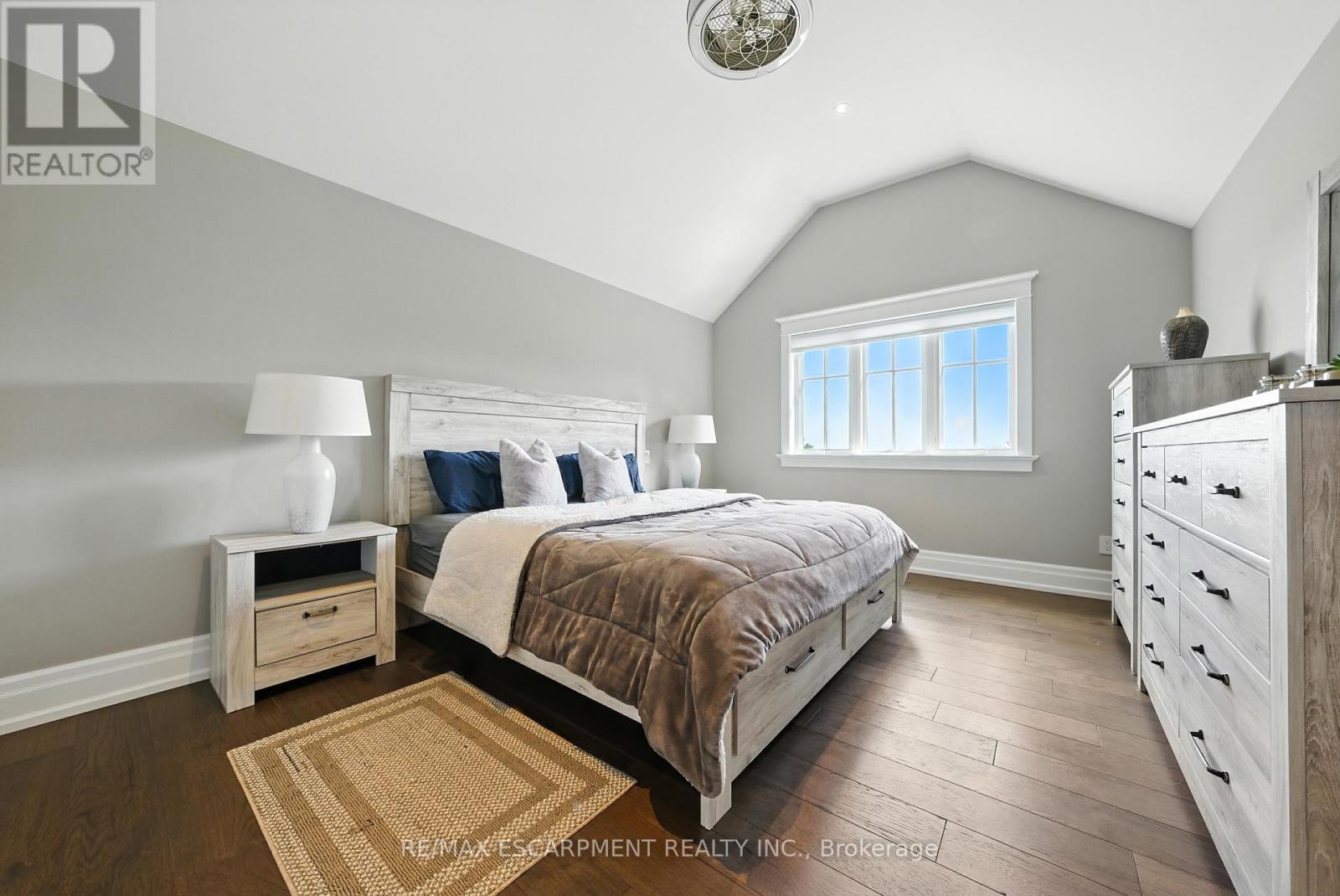 597 Old York Road, Burlington, Ontario  L7P 4Y6 - Photo 27 - W12480040