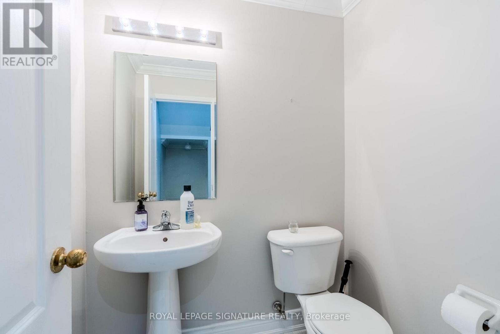 5865 Whitehorn Avenue, Mississauga (East Credit), Ontario  L5V 2W7 - Photo 15 - W12480059