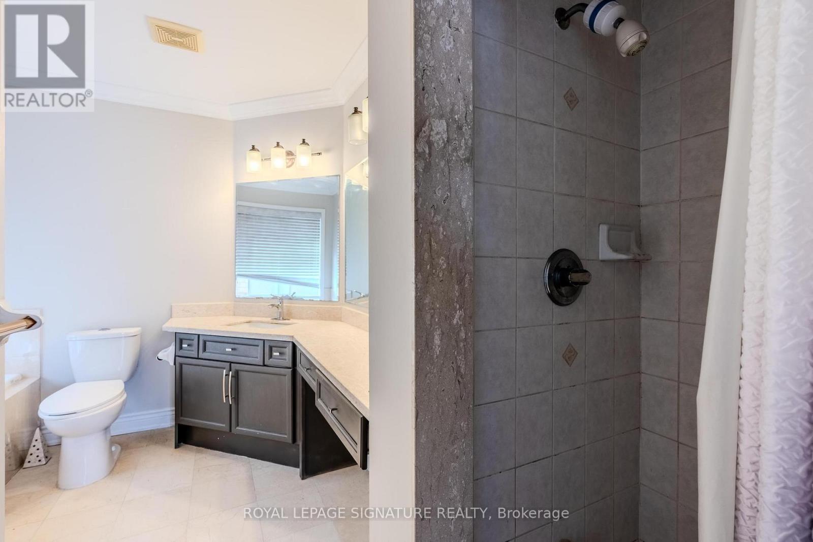 5865 Whitehorn Avenue, Mississauga (East Credit), Ontario  L5V 2W7 - Photo 27 - W12480059