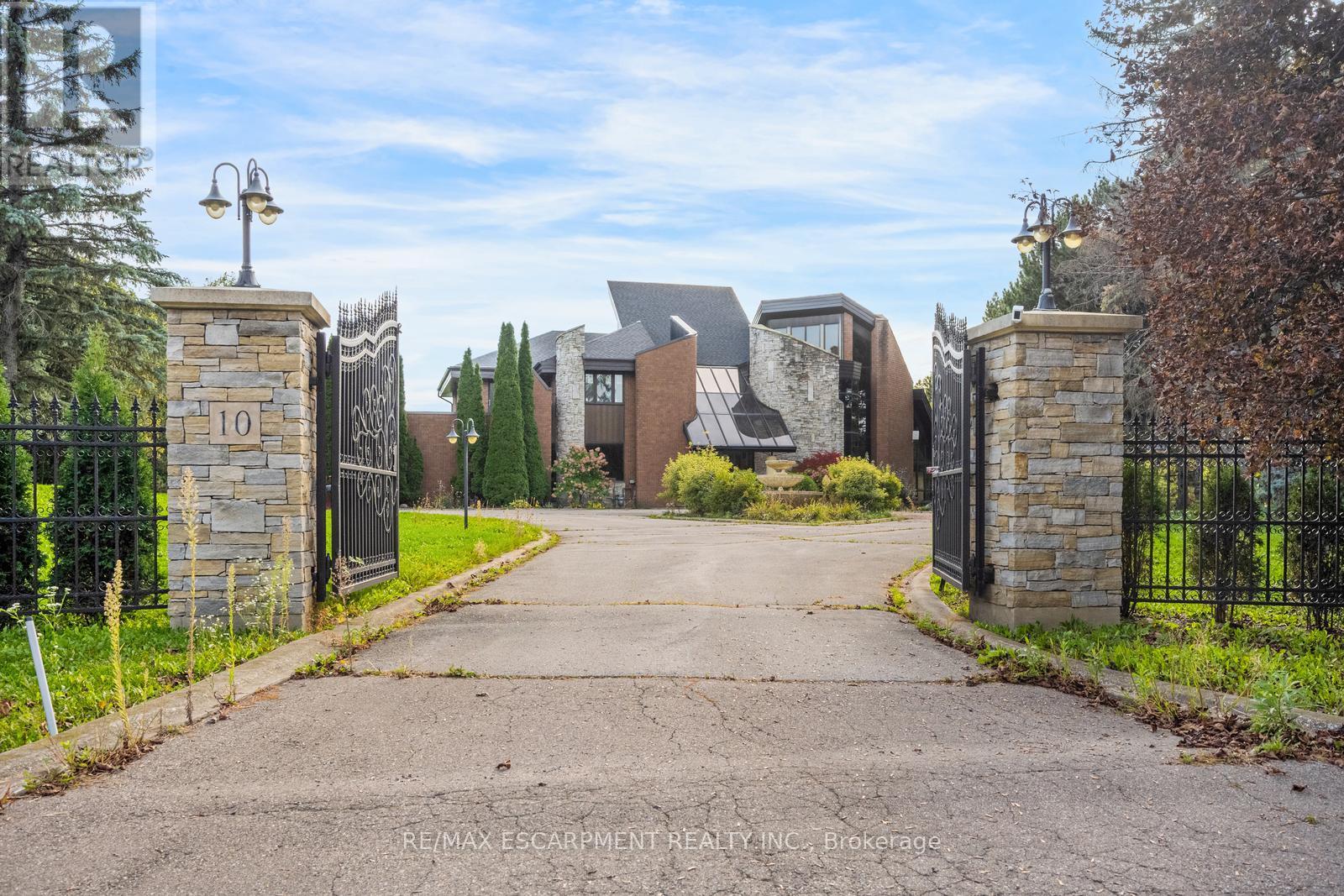 10 EDGEFOREST DRIVE, Brampton, Ontario