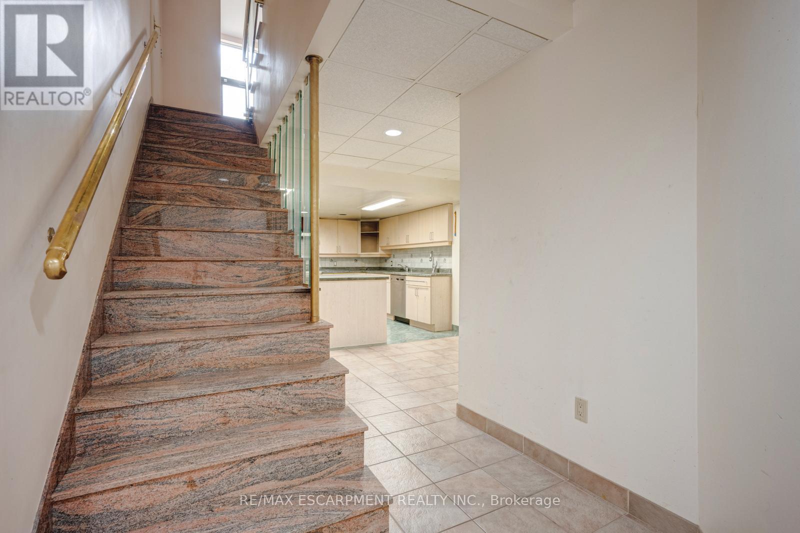 10 Edgeforest Drive, Brampton, Ontario  L6P 0E1 - Photo 35 - W12480075