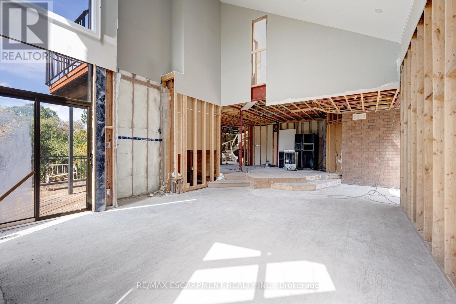 10 Edgeforest Drive, Brampton, Ontario  L6P 0E1 - Photo 8 - W12480075