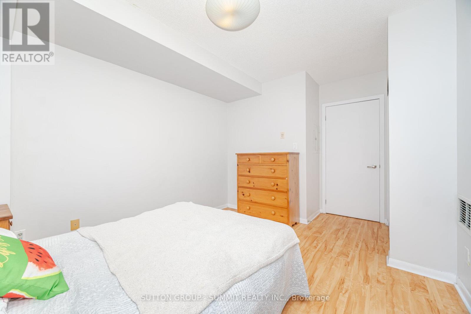 401 - 2464 Weston Road, Toronto, Ontario  M9N 0A2 - Photo 26 - W12480083