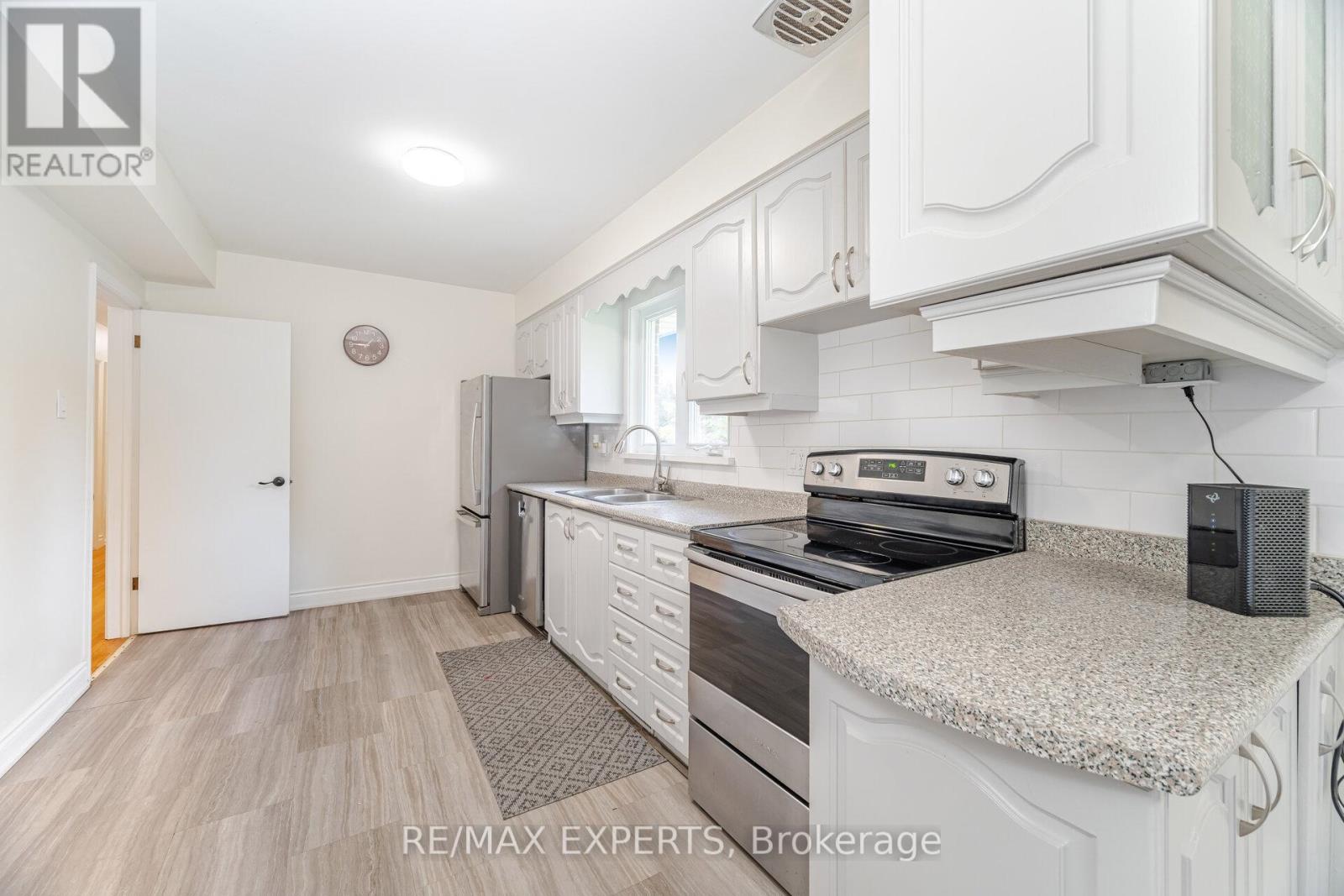 42 Cowley Avenue, Toronto, Ontario  M8B 2E3 - Photo 15 - W12480086