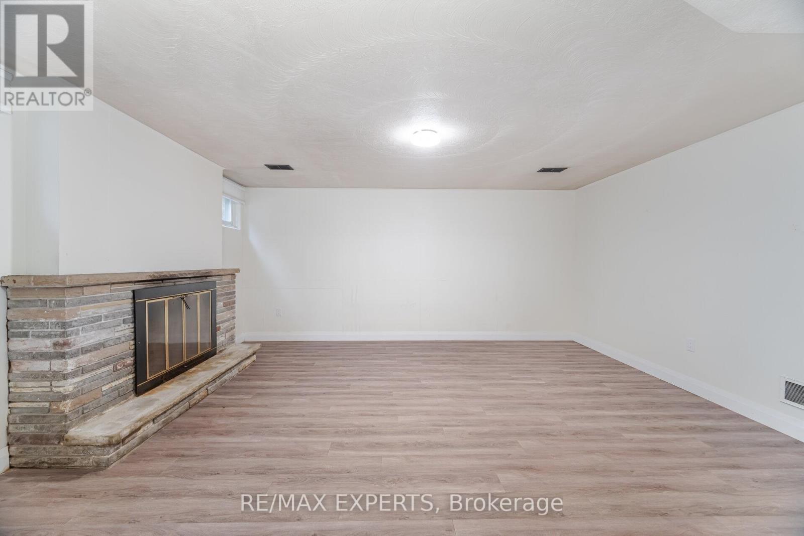 42 Cowley Avenue, Toronto, Ontario  M8B 2E3 - Photo 37 - W12480086