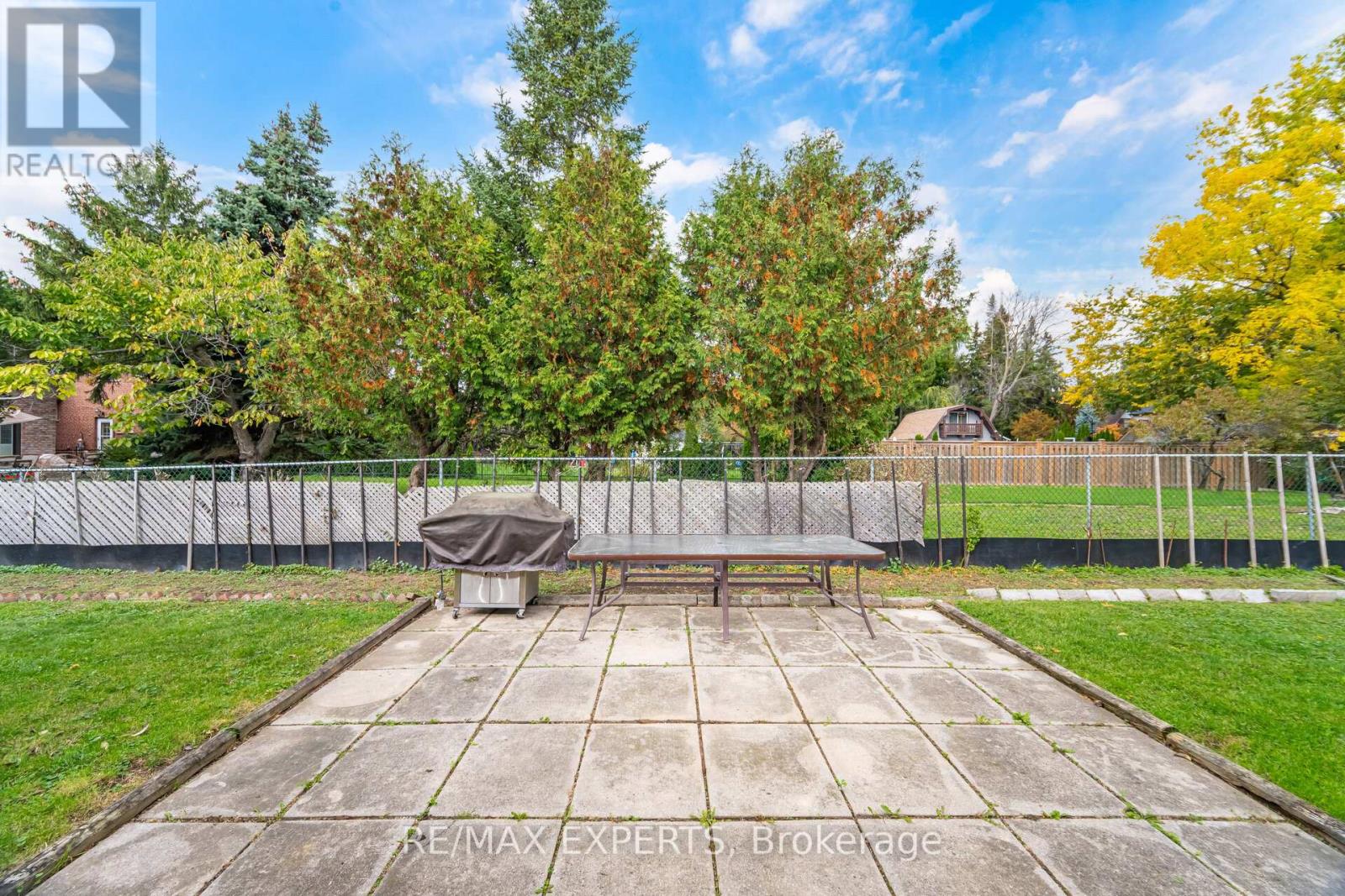 42 Cowley Avenue, Toronto, Ontario  M8B 2E3 - Photo 47 - W12480086