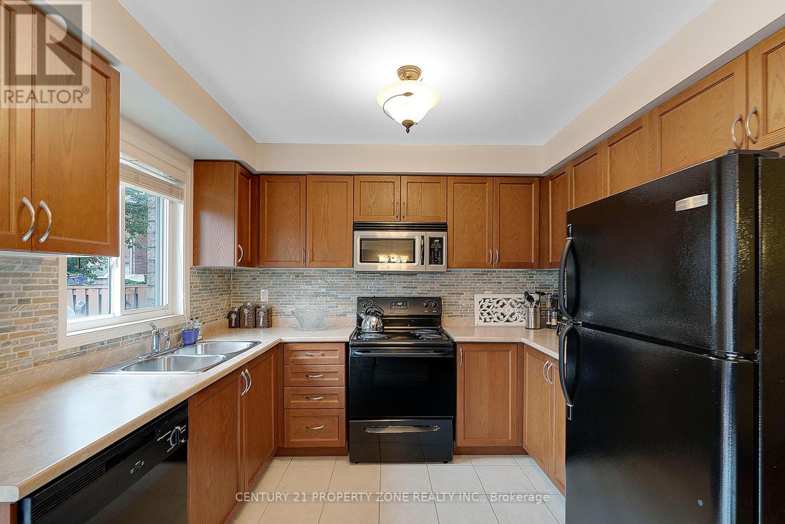 83 Spicebush Terrace, Brampton, Ontario  L6X 0J5 - Photo 17 - W12480091