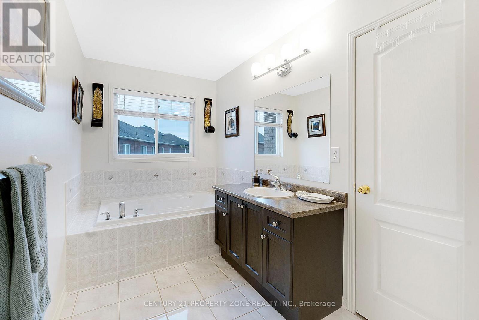 83 Spicebush Terrace, Brampton, Ontario  L6X 0J5 - Photo 26 - W12480091