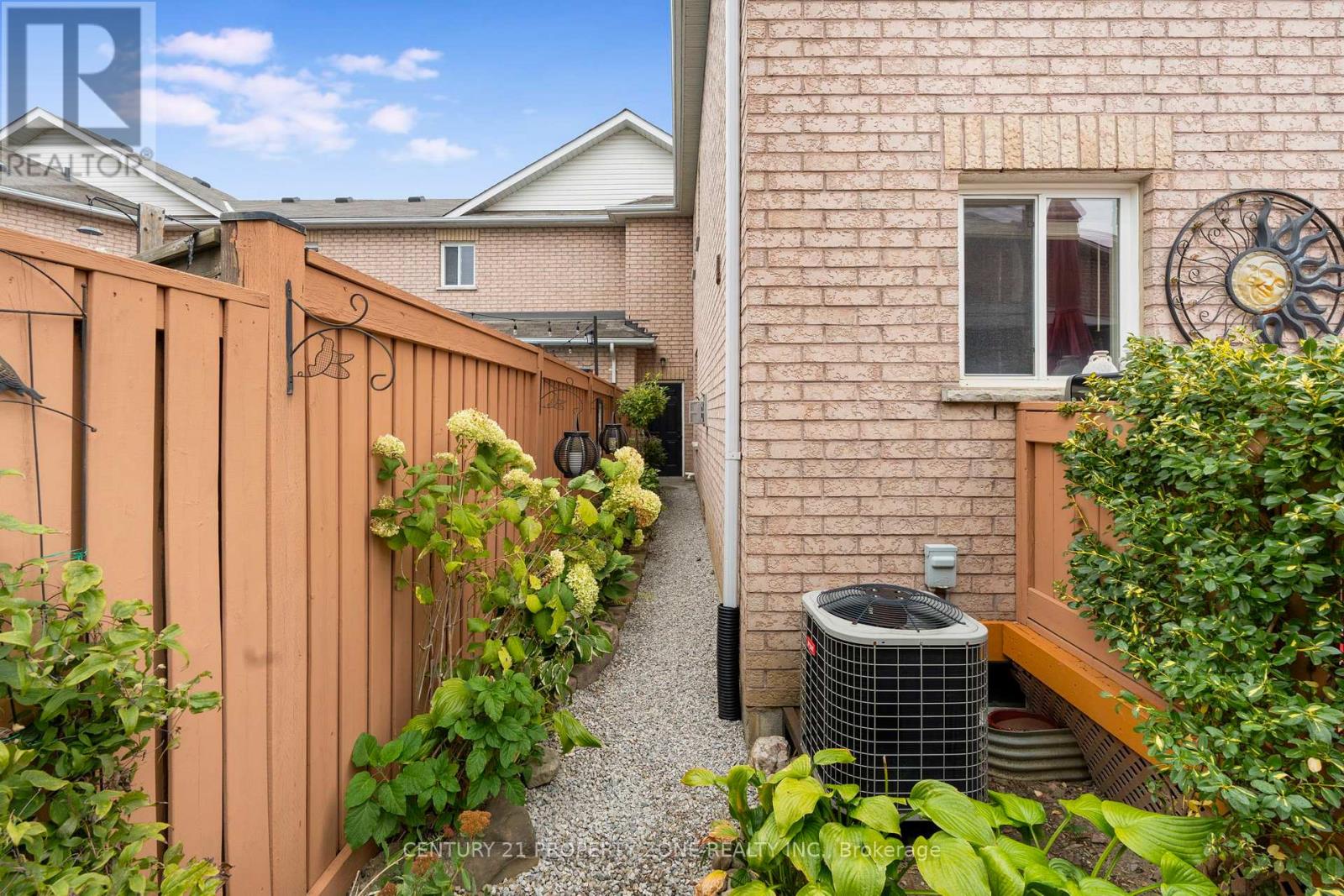 83 Spicebush Terrace, Brampton, Ontario  L6X 0J5 - Photo 35 - W12480091