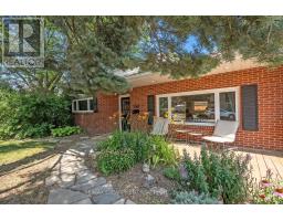 2061 HALTON PLACE, Burlington, Ontario