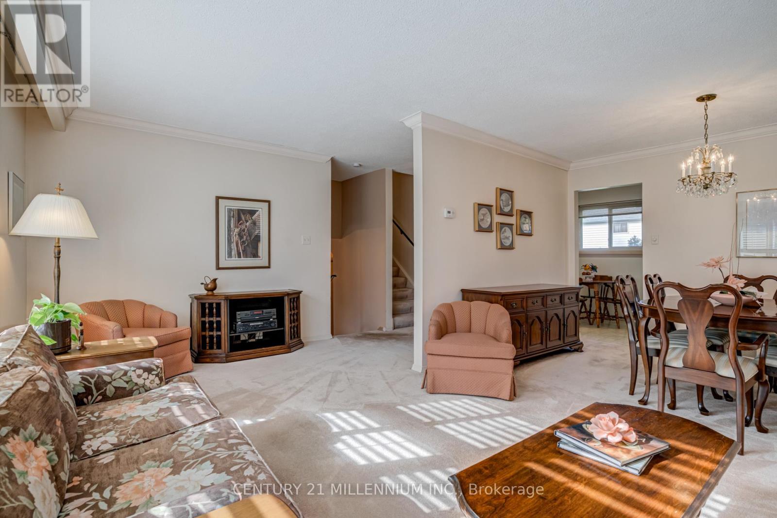 33 Trotters Lane, Brampton, Ontario  L6Y 1B5 - Photo 11 - W12480131