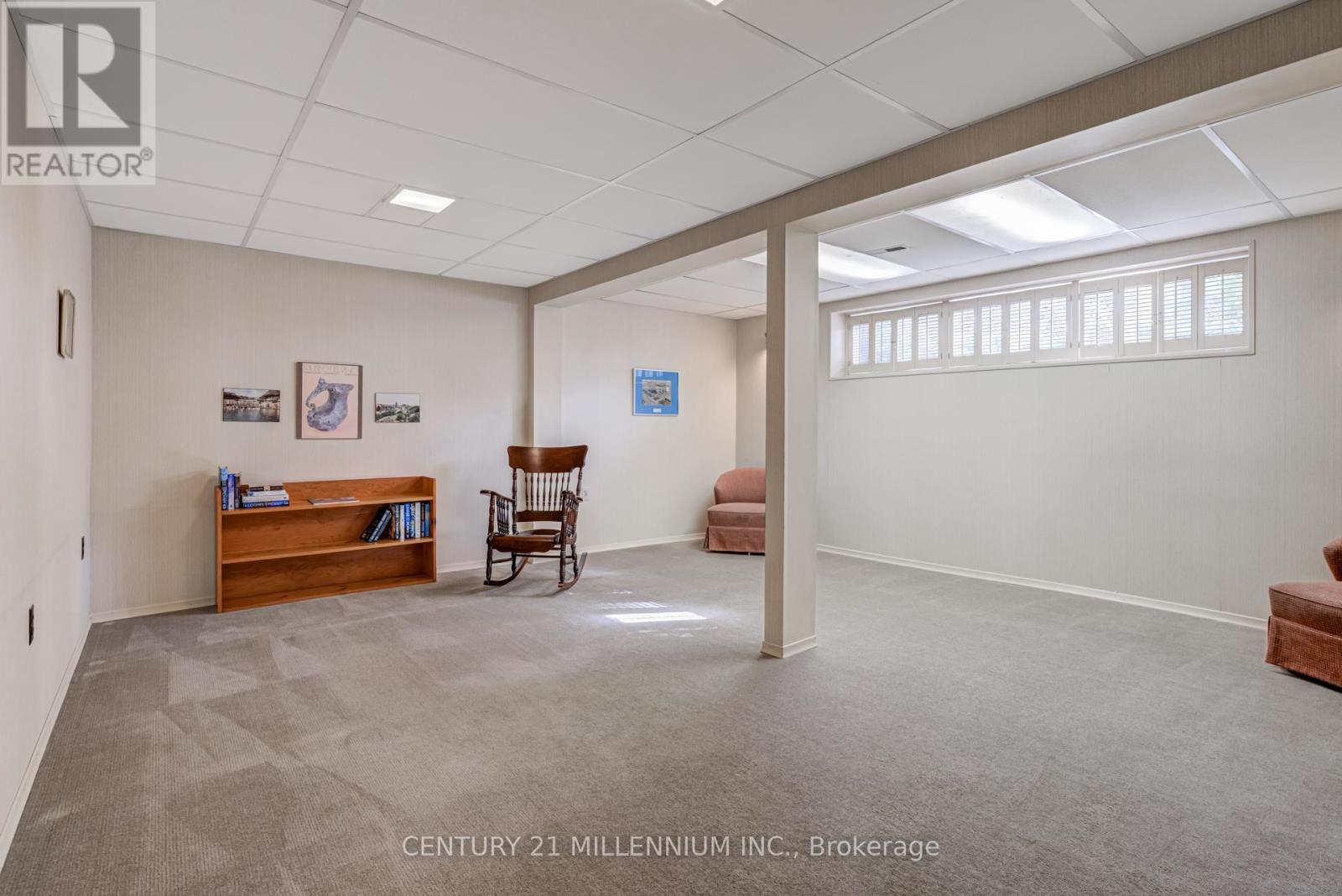 33 Trotters Lane, Brampton, Ontario  L6Y 1B5 - Photo 21 - W12480131