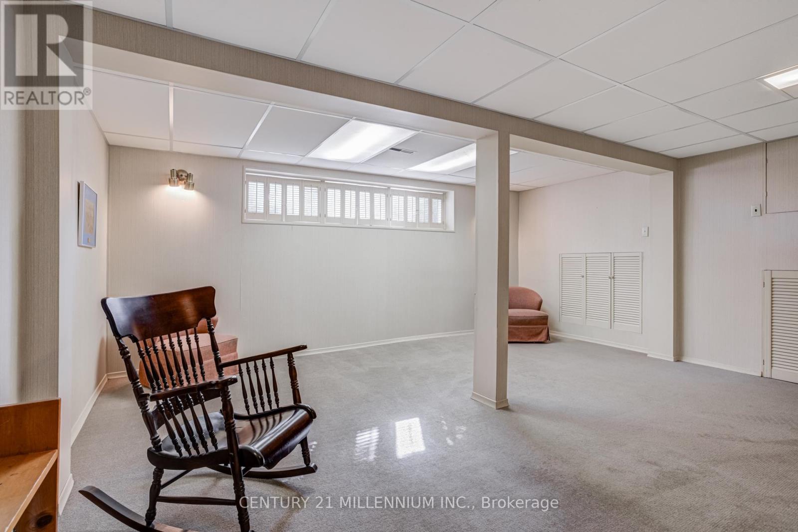 33 Trotters Lane, Brampton, Ontario  L6Y 1B5 - Photo 22 - W12480131