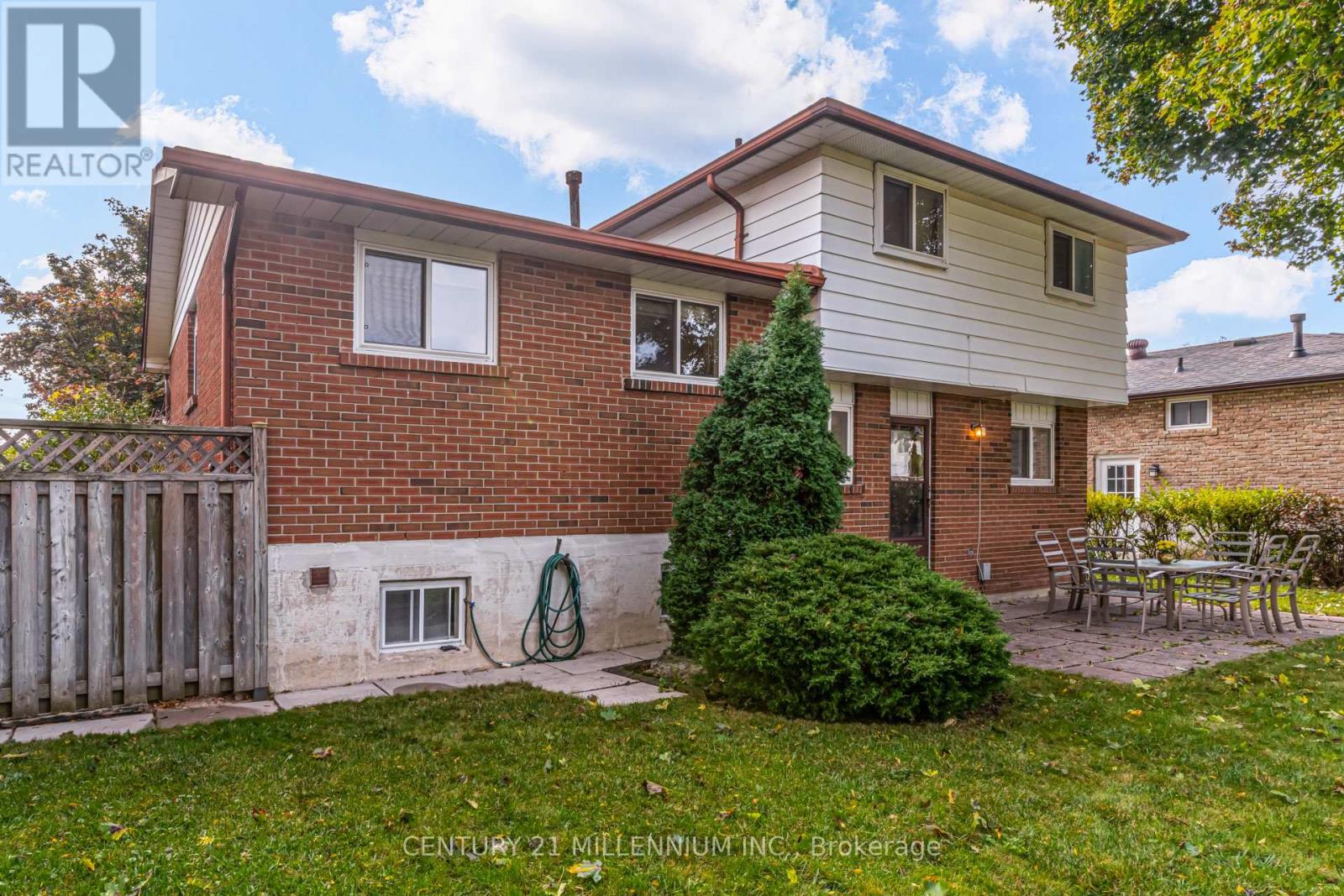 33 Trotters Lane, Brampton, Ontario  L6Y 1B5 - Photo 24 - W12480131