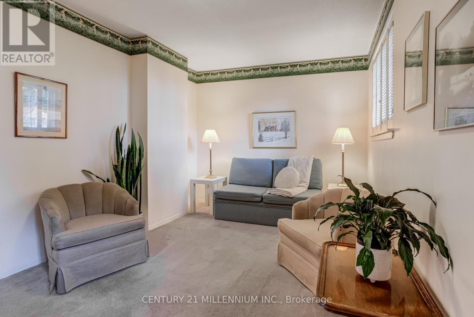 33 Trotters Lane, Brampton, Ontario  L6Y 1B5 - Photo 6 - W12480131