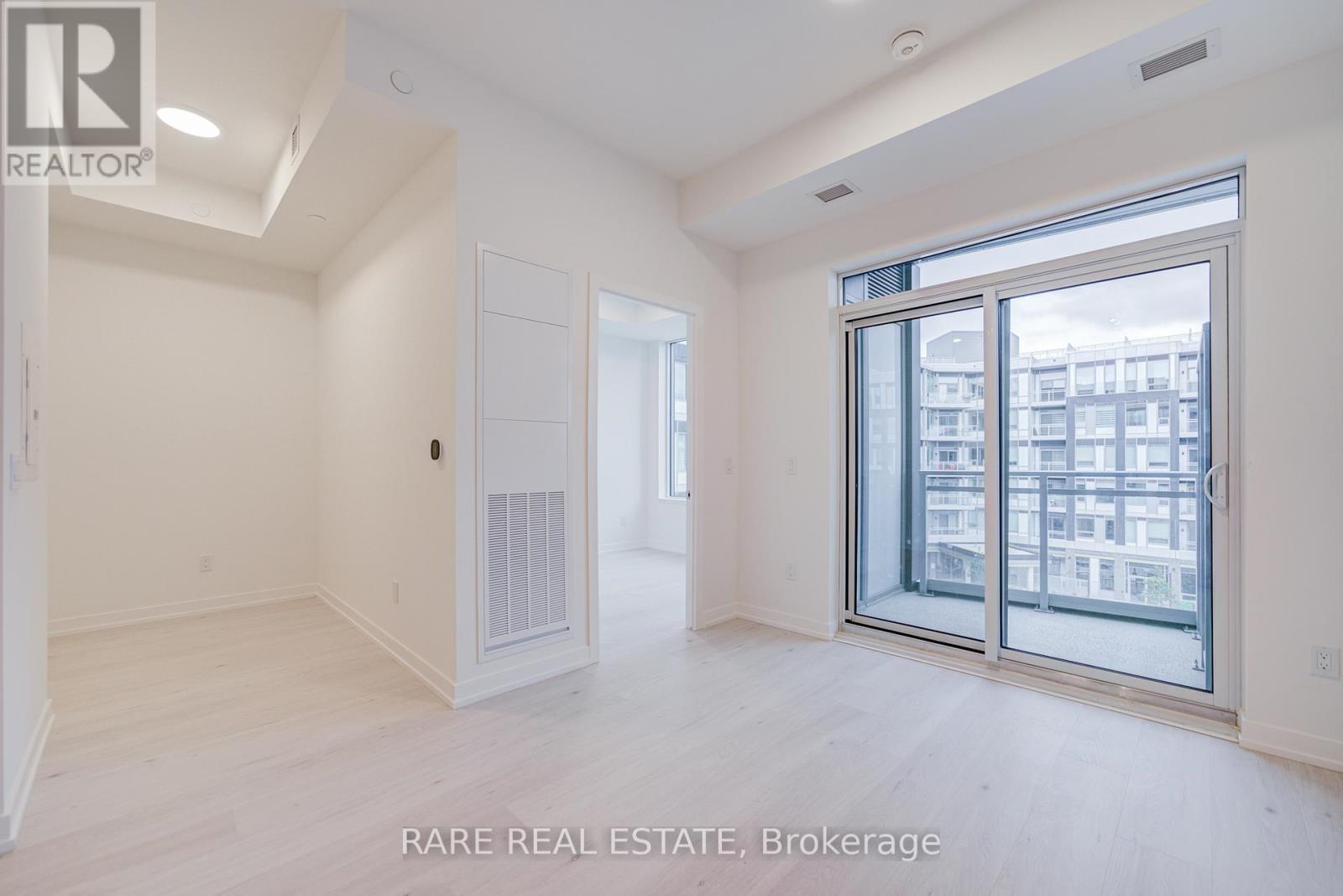 403 - 2501 Saw Whet Boulevard, Oakville, Ontario  L6M 5N2 - Photo 8 - W12480132