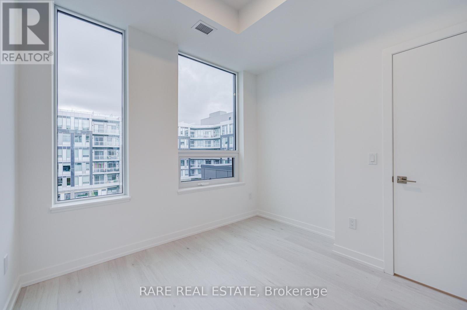 403 - 2501 Saw Whet Boulevard, Oakville, Ontario  L6M 5N2 - Photo 9 - W12480132