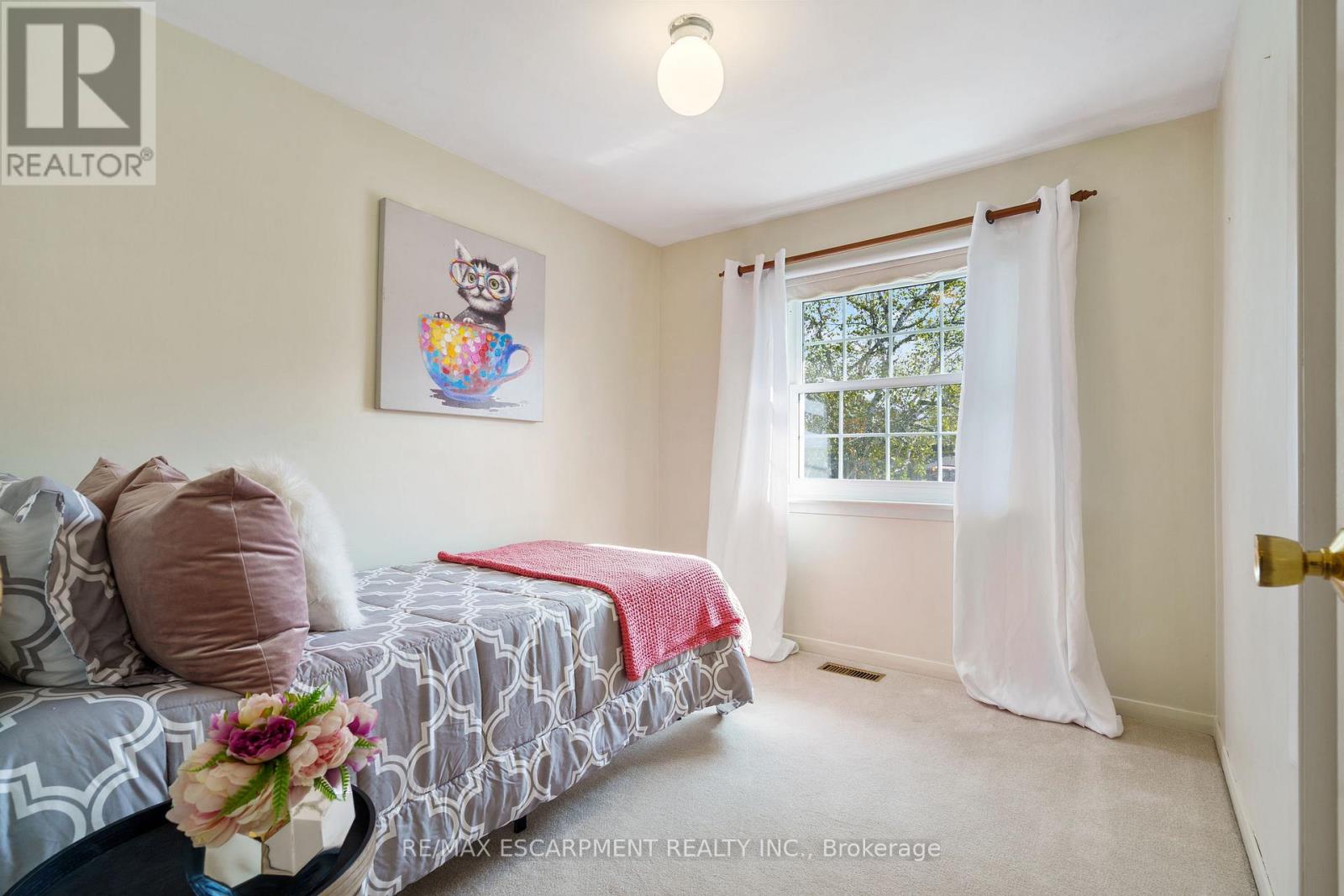 2073 Seafare Drive, Oakville, Ontario  L6L 1P5 - Photo 19 - W12480146