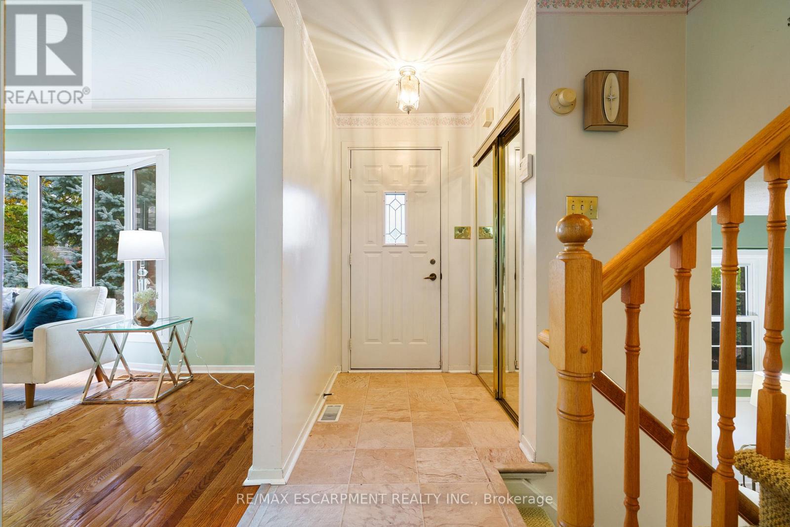 2073 Seafare Drive, Oakville, Ontario  L6L 1P5 - Photo 2 - W12480146