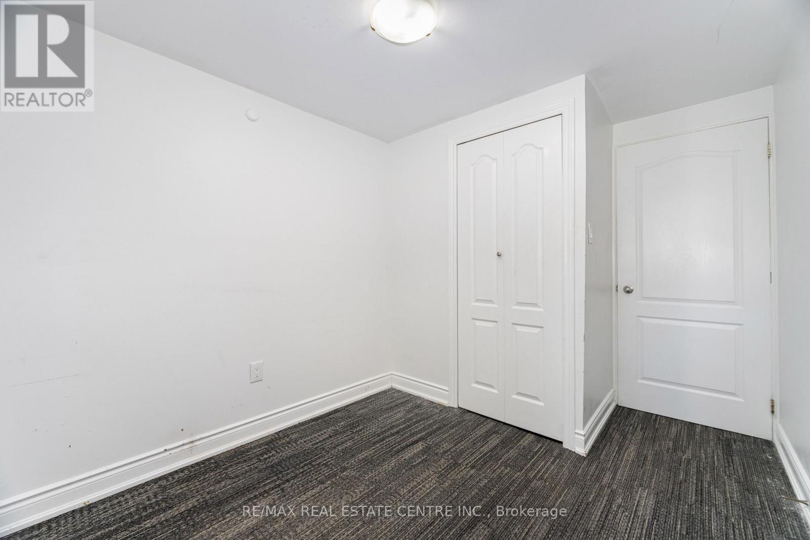2 - 32 Mount Pleasant Drive, Brampton, Ontario  L6Z 1K2 - Photo 17 - W12480157