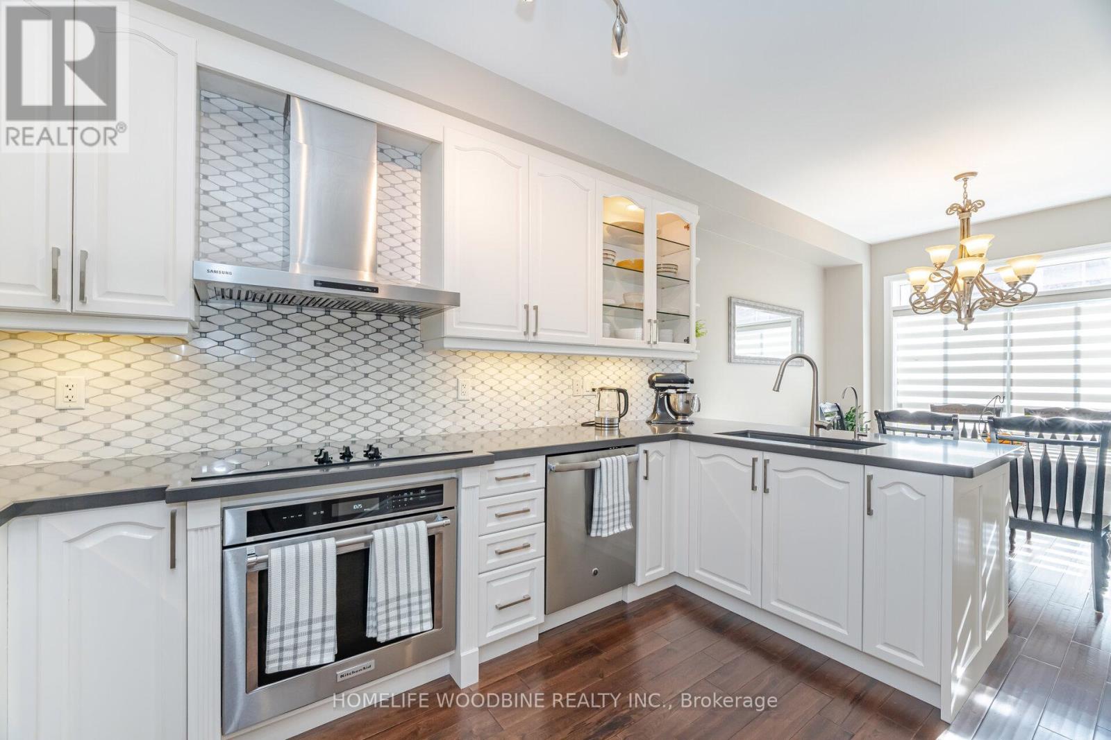 31 Boundbrook Drive, Brampton, Ontario  L7A 0M1 - Photo 10 - W12480185