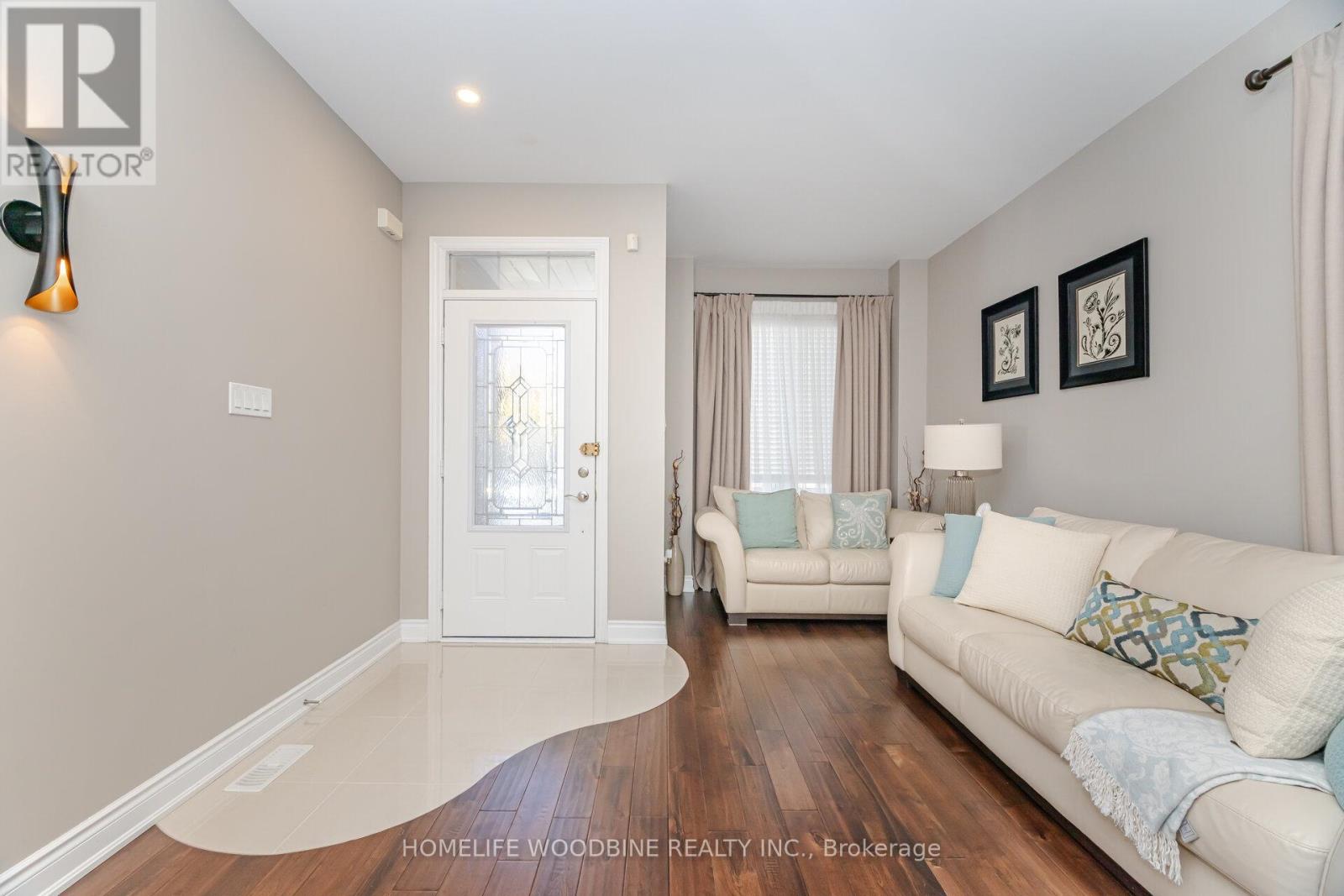 31 Boundbrook Drive, Brampton, Ontario  L7A 0M1 - Photo 4 - W12480185